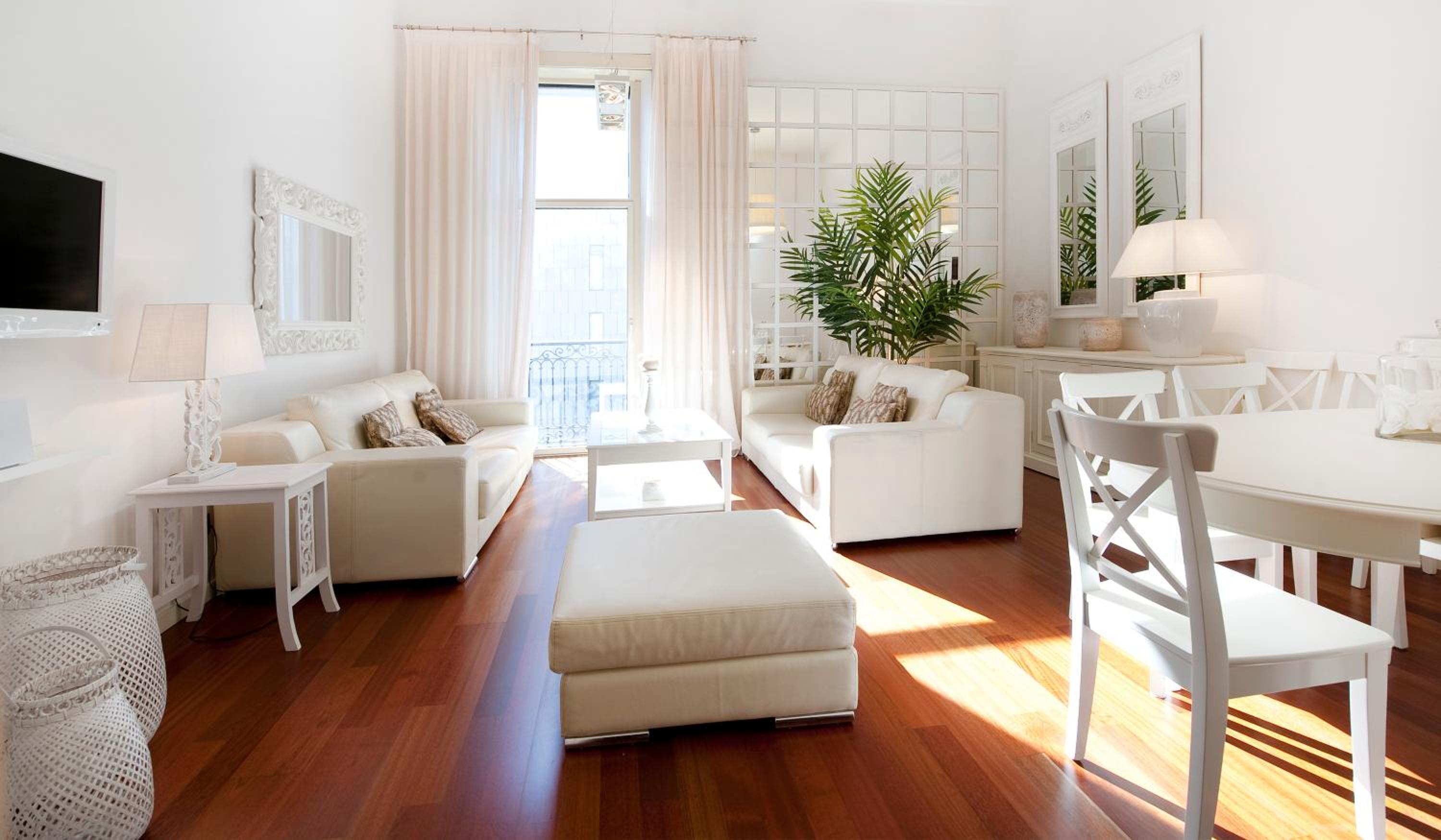 Apartamento de cinco habitaciones (8-10 adultos) - Ronda de Sant Pere