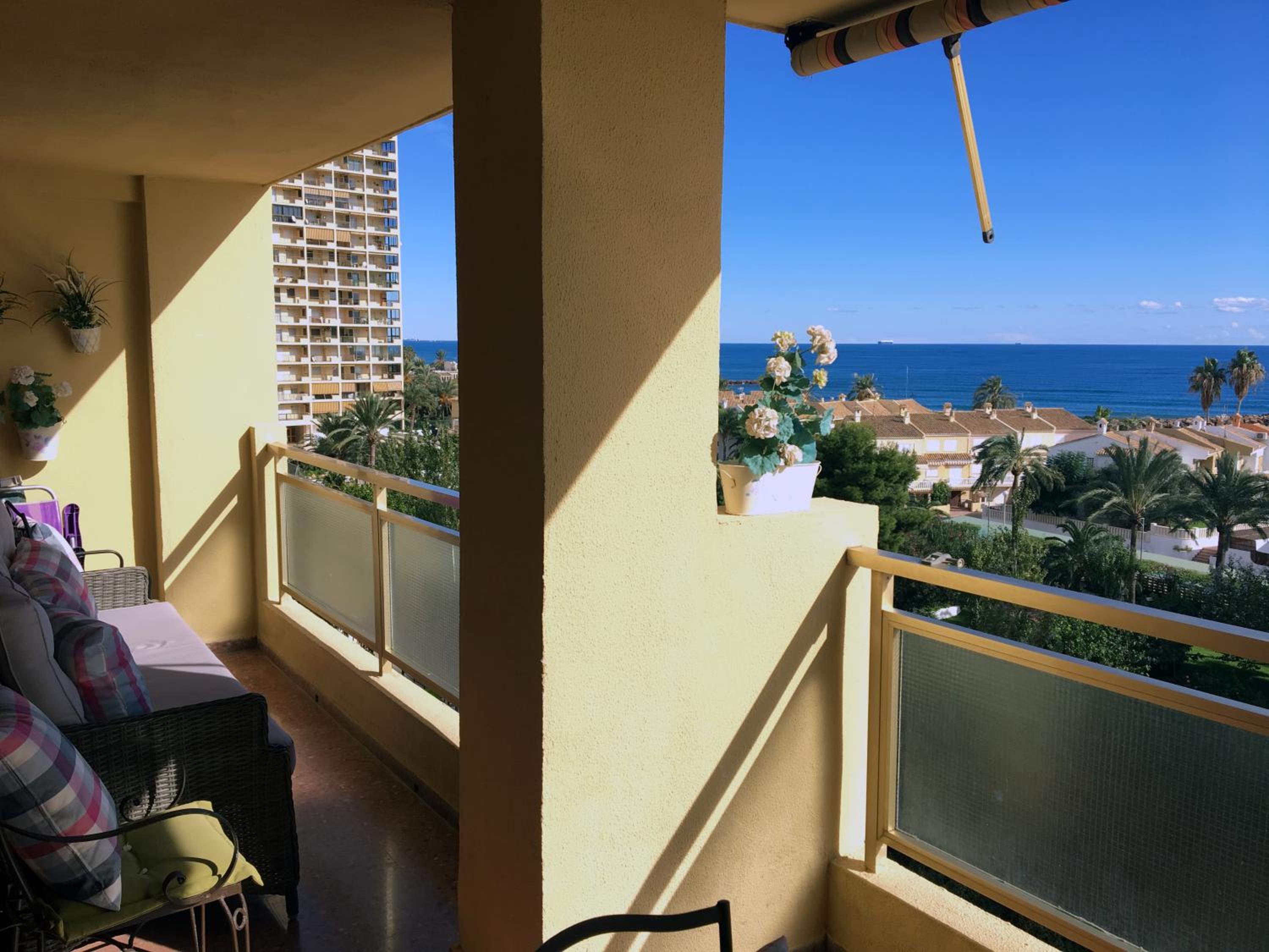 Apartment with Sea View - Photo 9