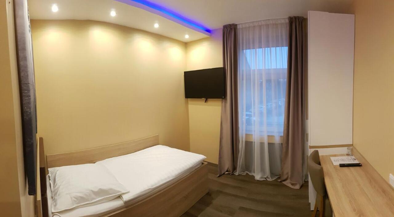 Single Room photo 2