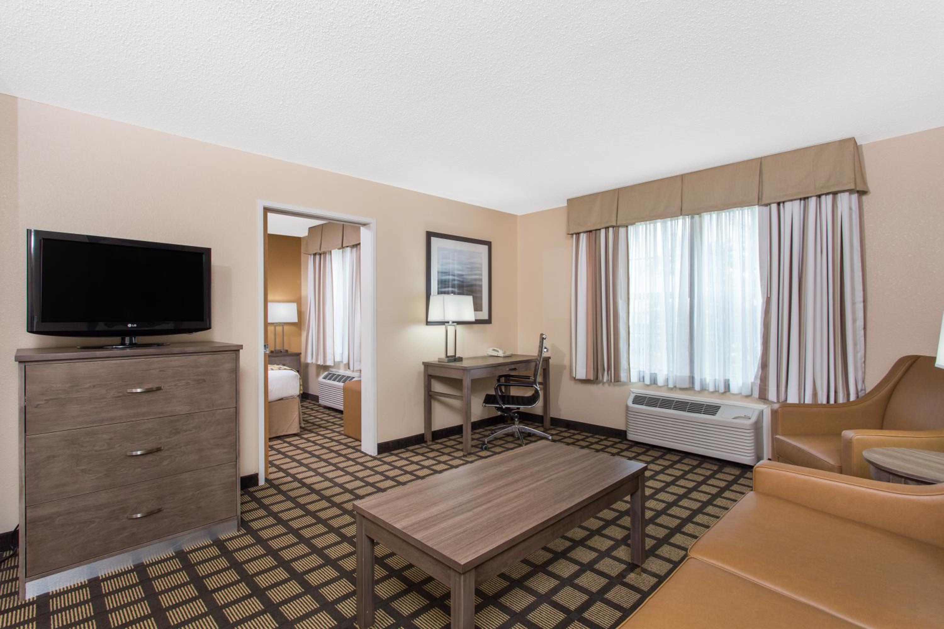 One-Bedroom King Suite - Non-Smoking - Photo 1