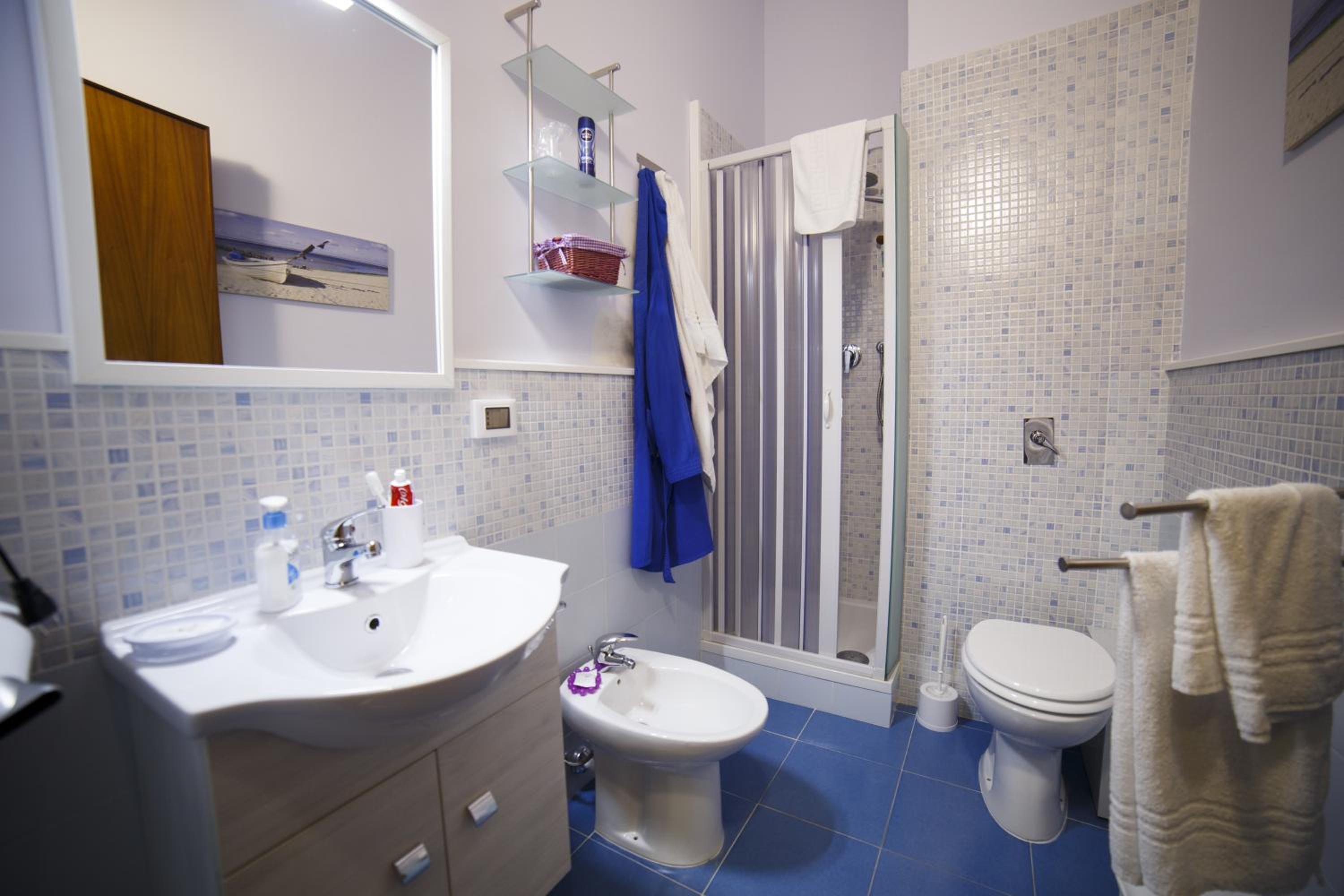 Double or Twin Room with Private Bathroom photo 2