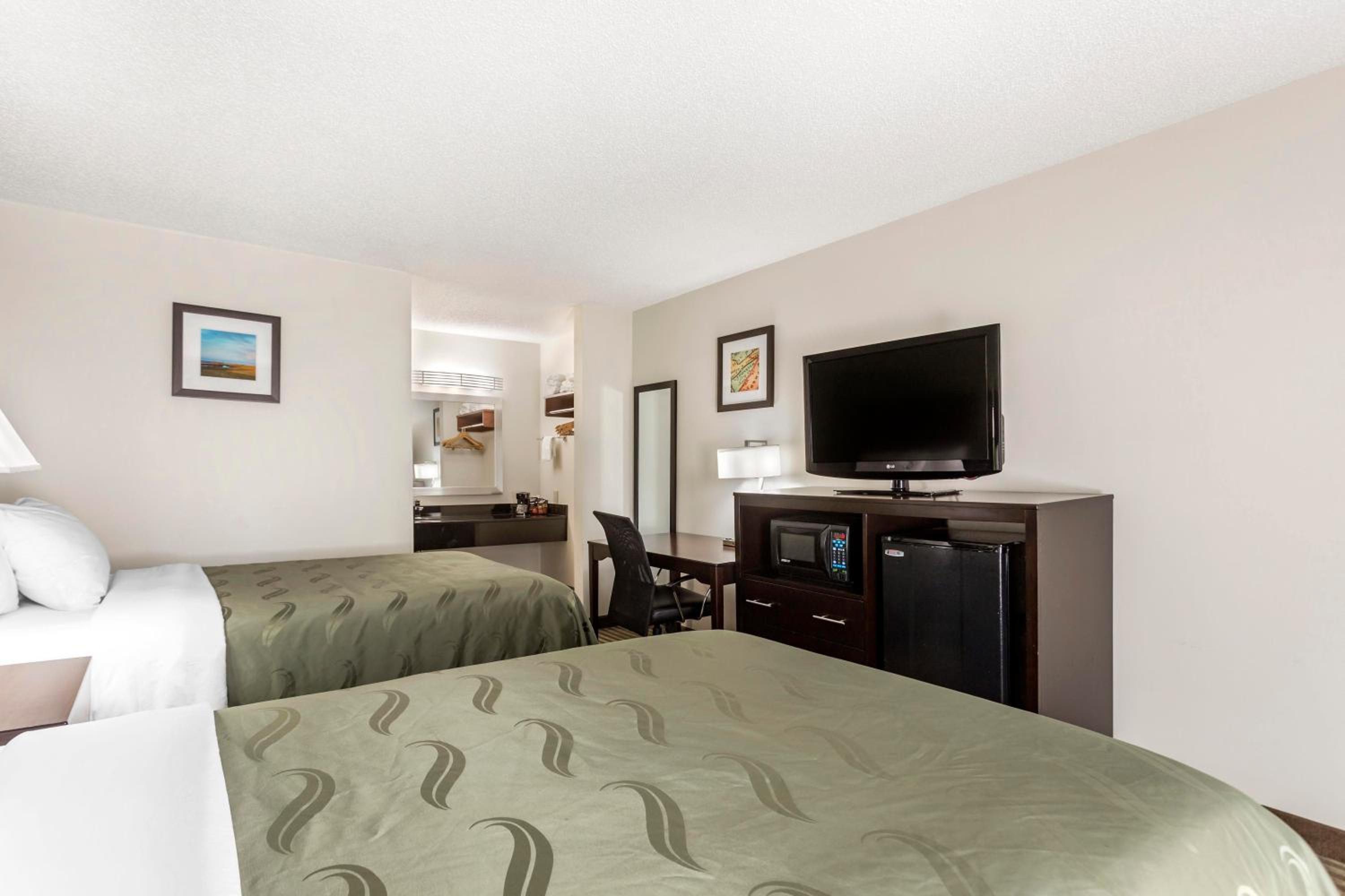 Double Room with Two Double Beds - Non-Smoking - Photo 7