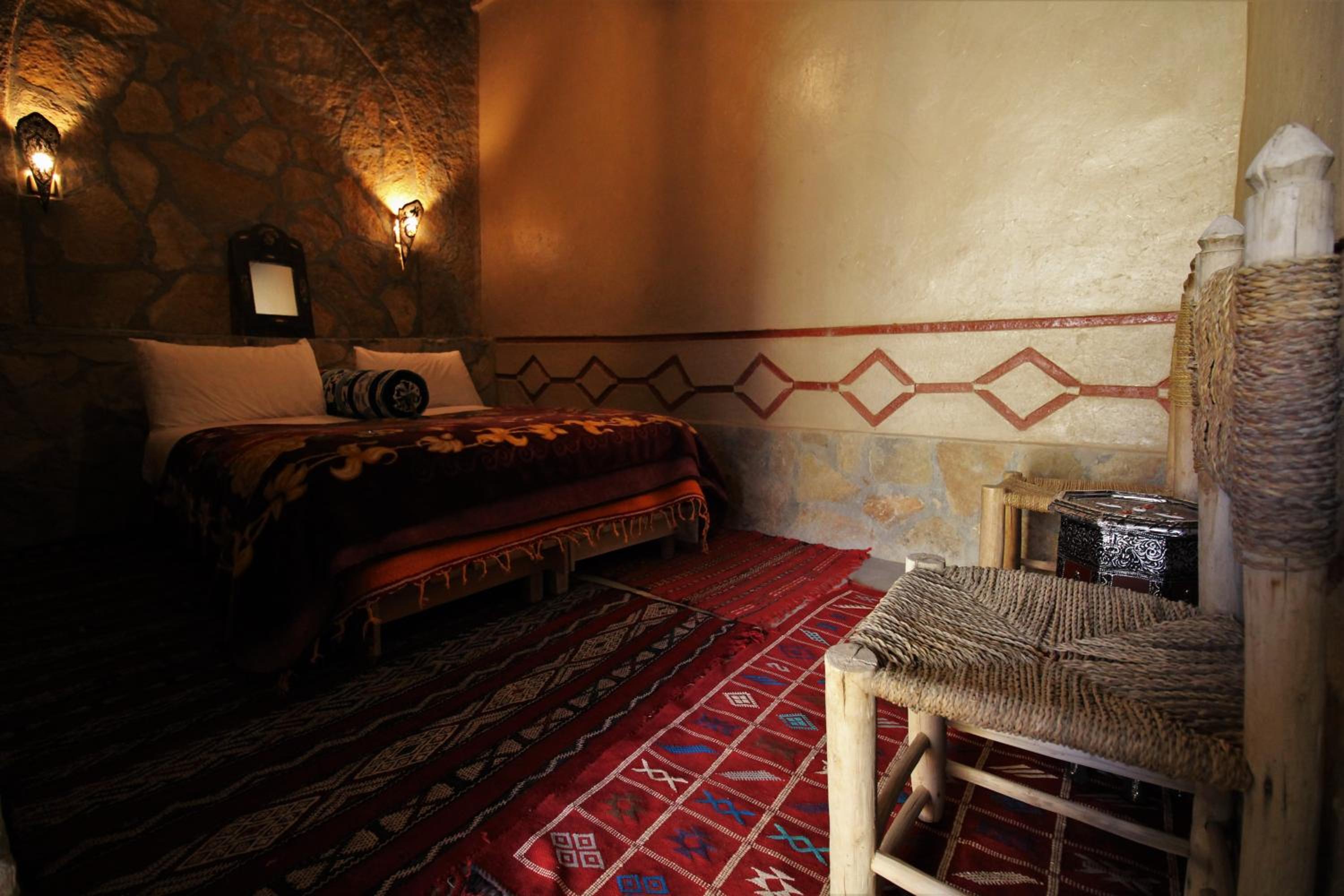Deluxe Room - Photo 21