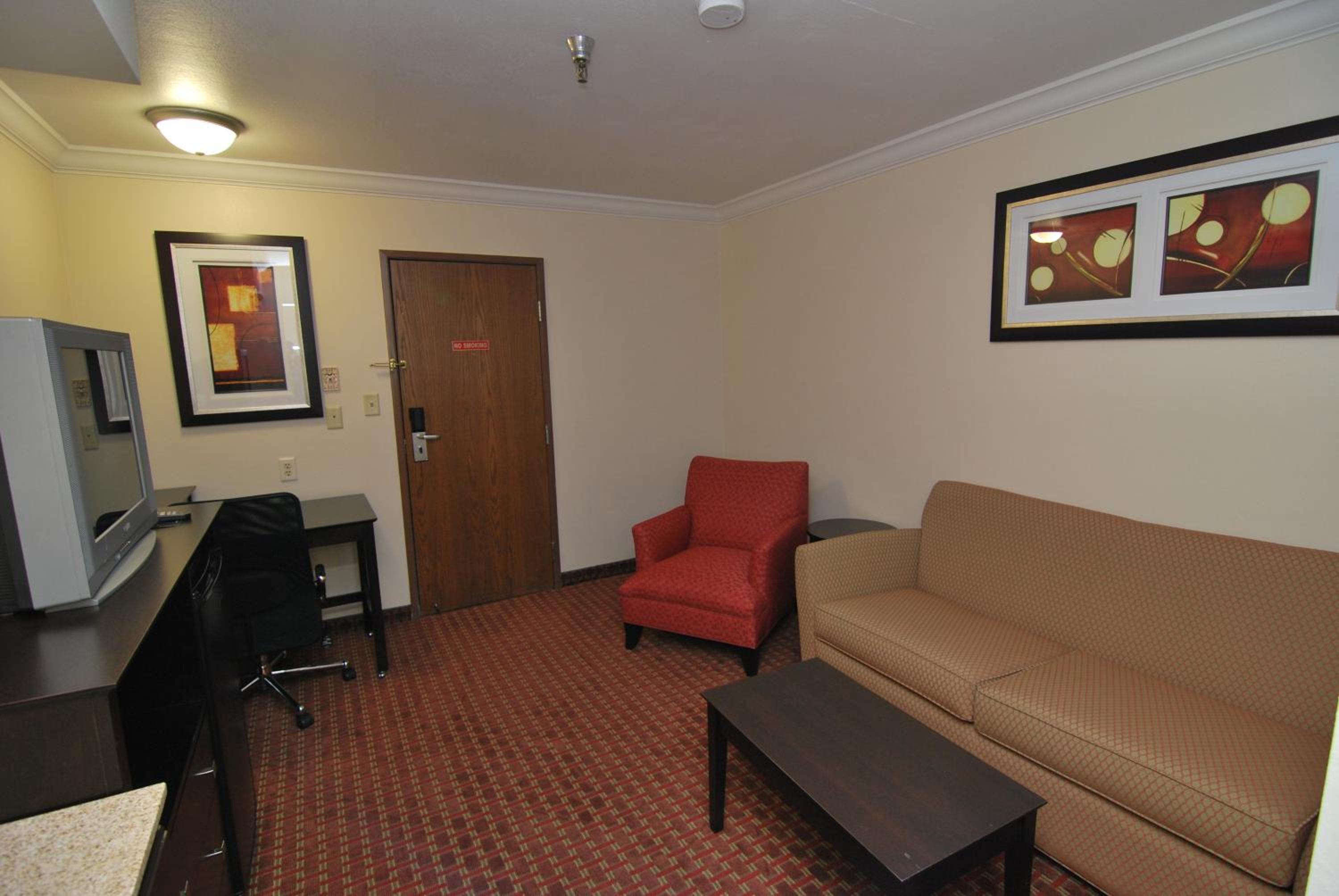 King Suite - Non-Smoking photo 3