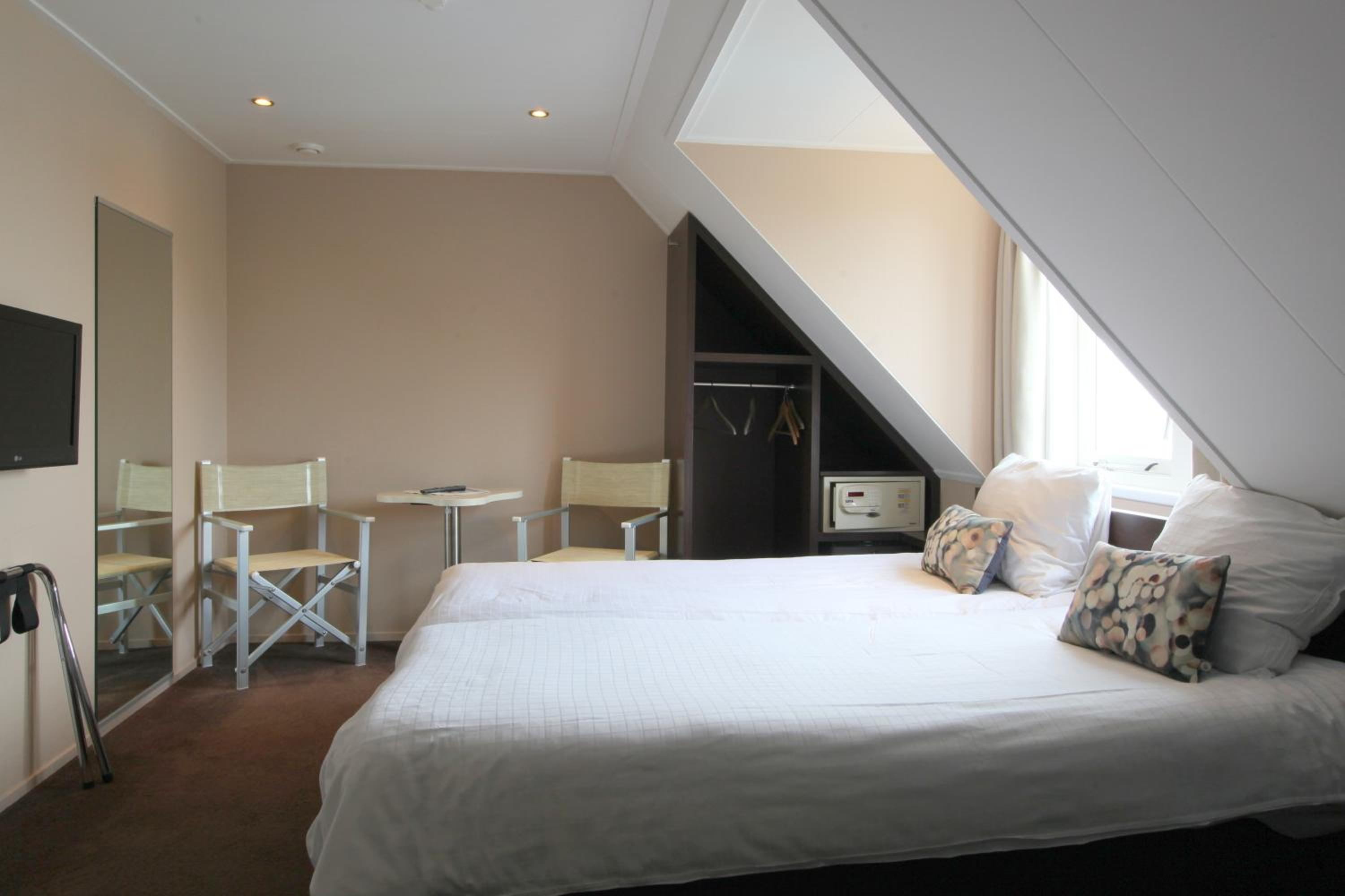 Comfort Double or Twin Room with Lake view photo 1