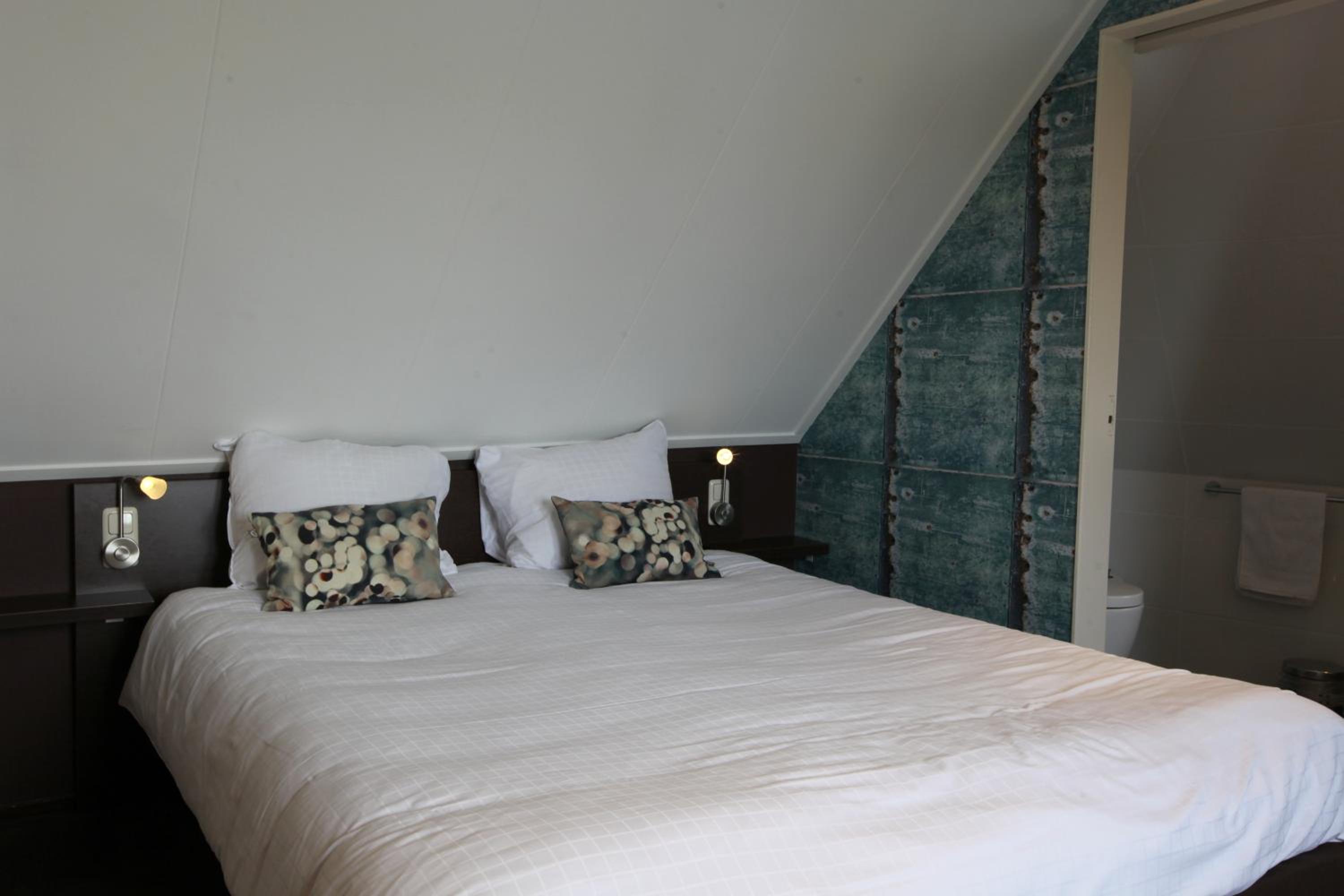 Cozy Comfort Double Room with Lake View photo 1