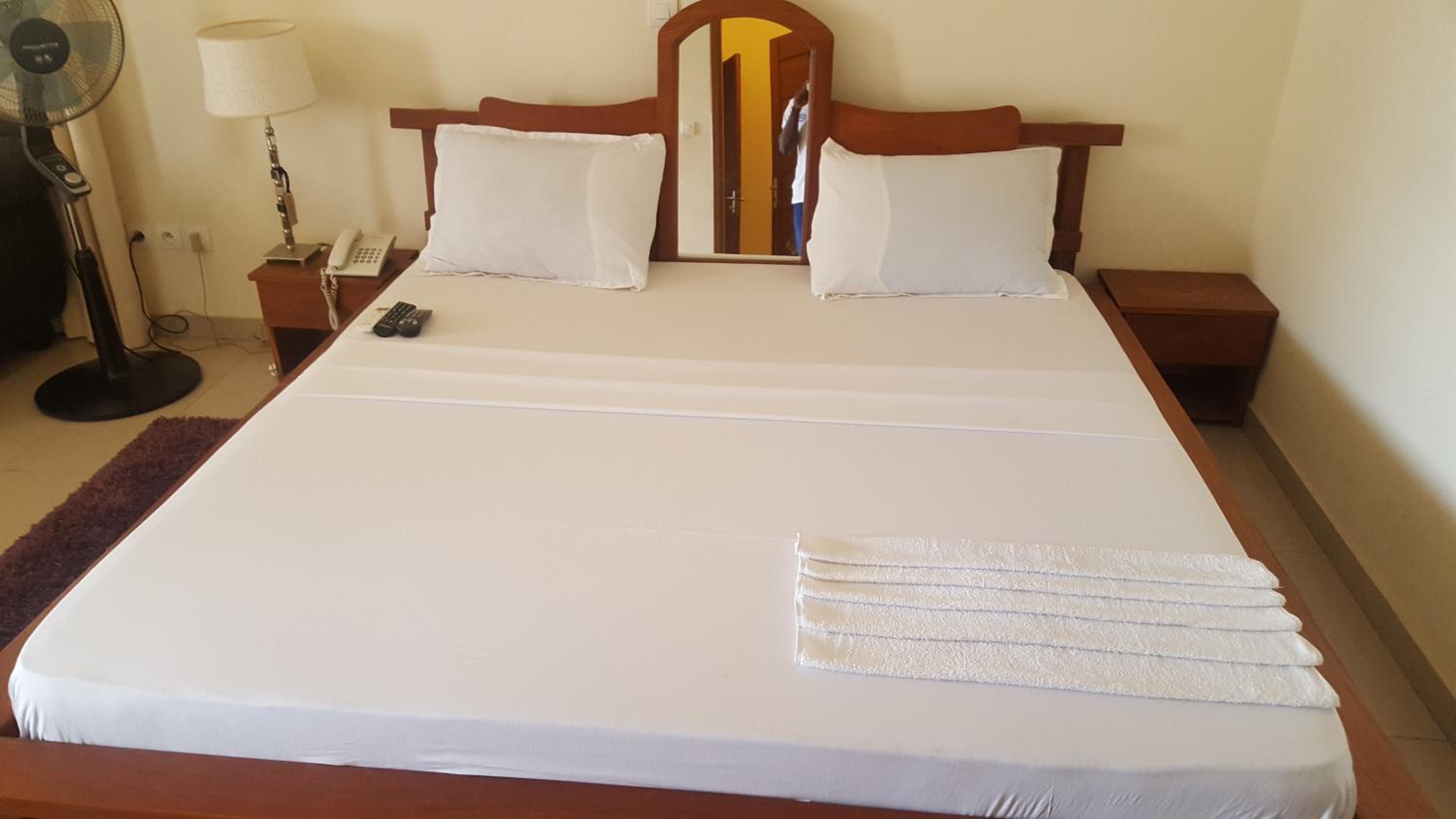 Bed & Sleeping Area