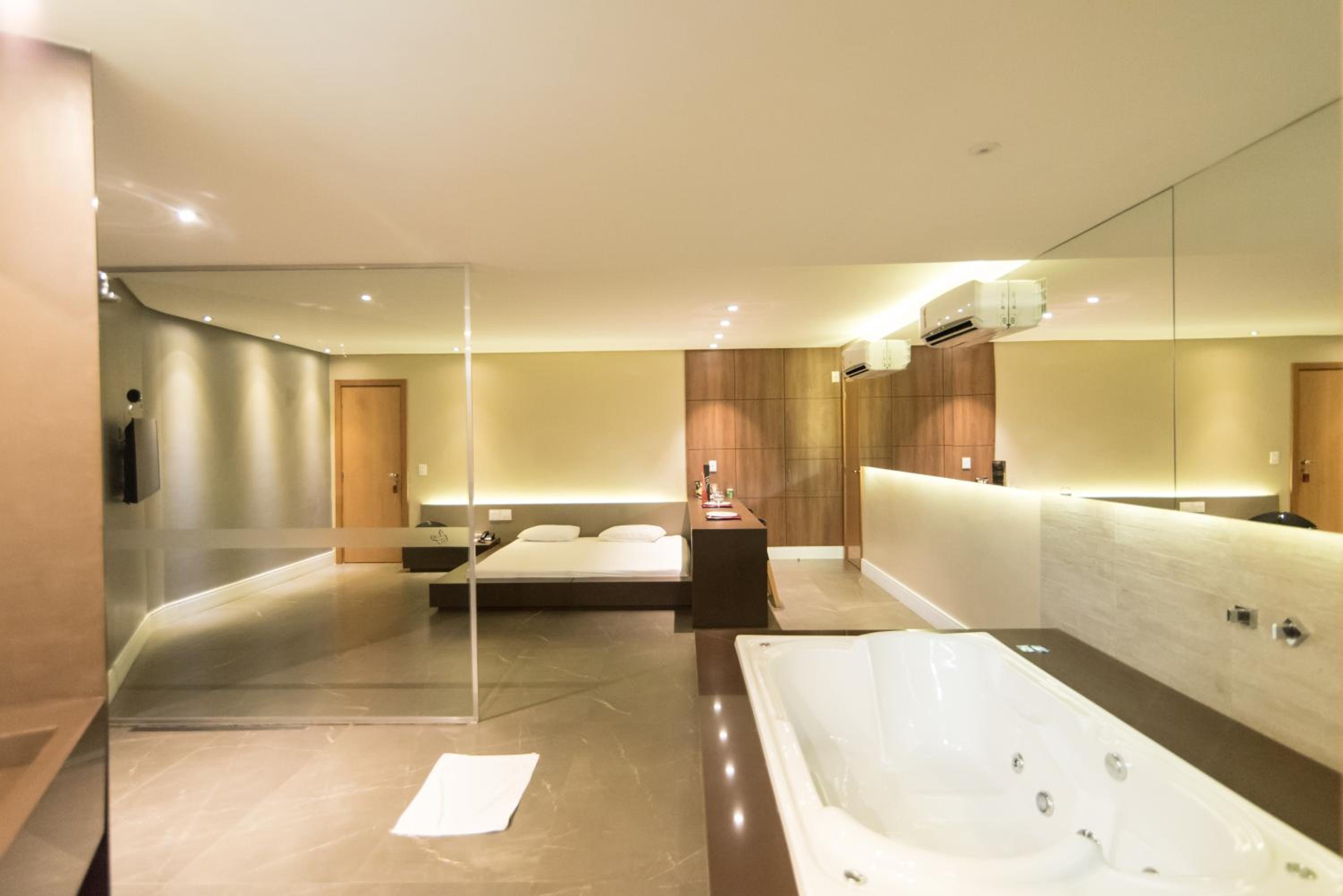 Suite with Spa Bath