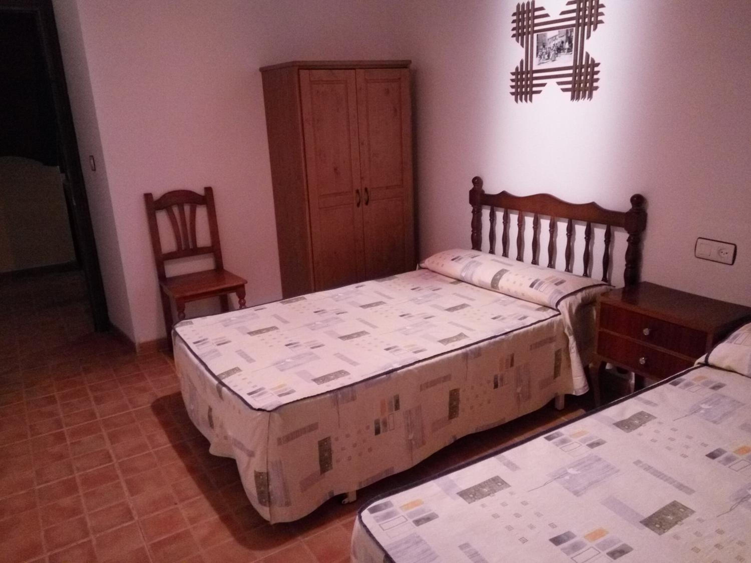 Six-Bedroom House photo 2