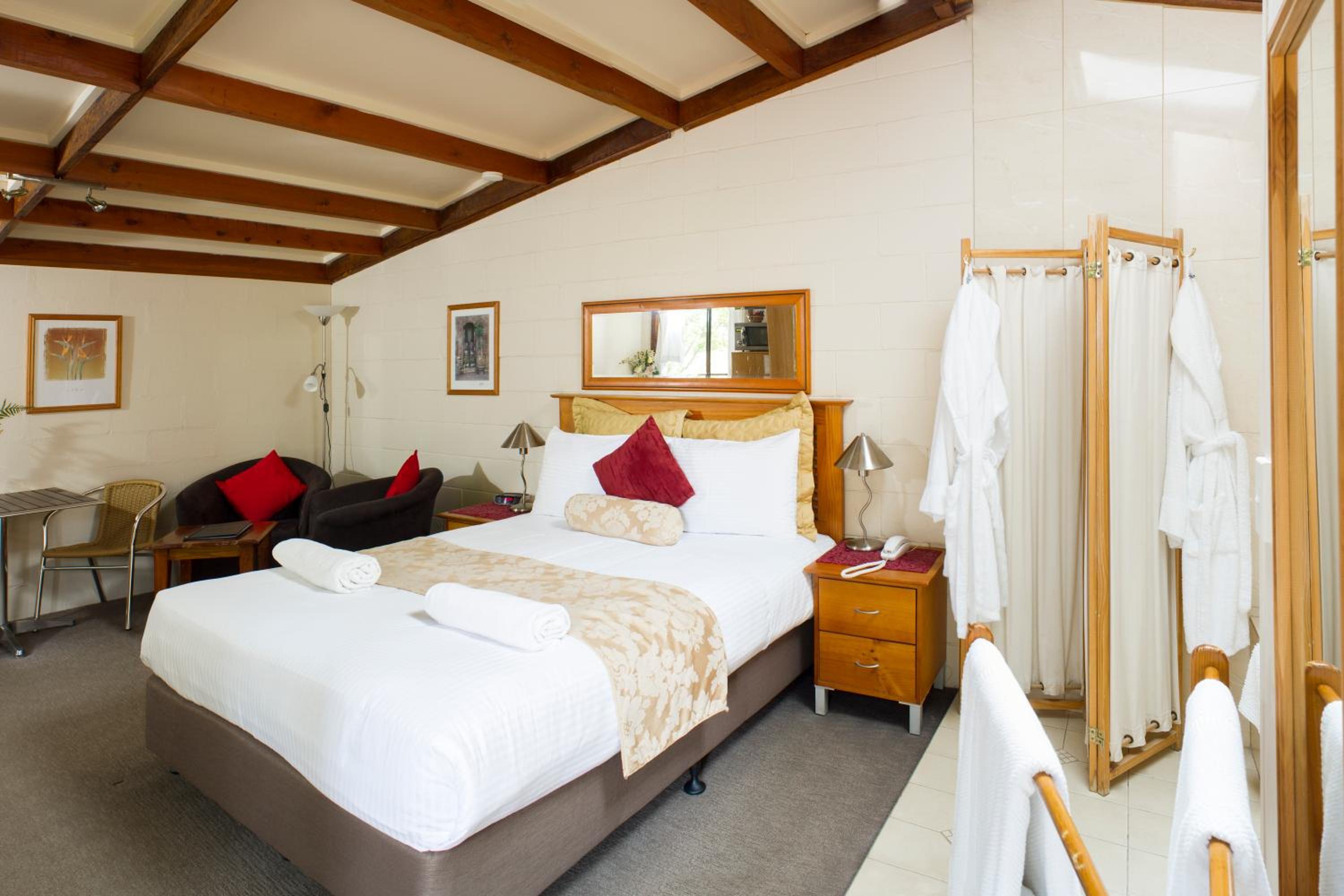 Suite with Spa Bath photo 2