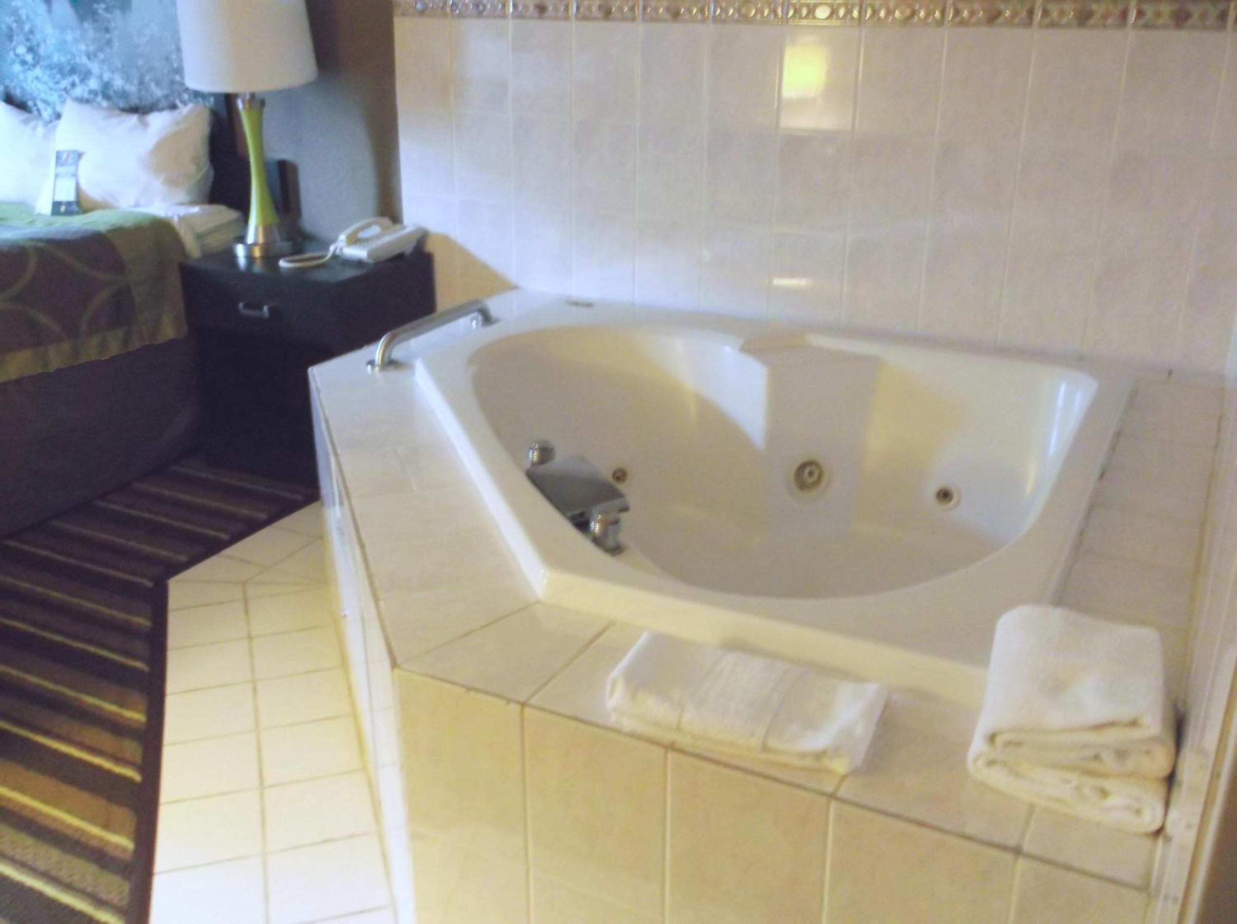 King Studio Suite - Non-Smoking - Photo 3