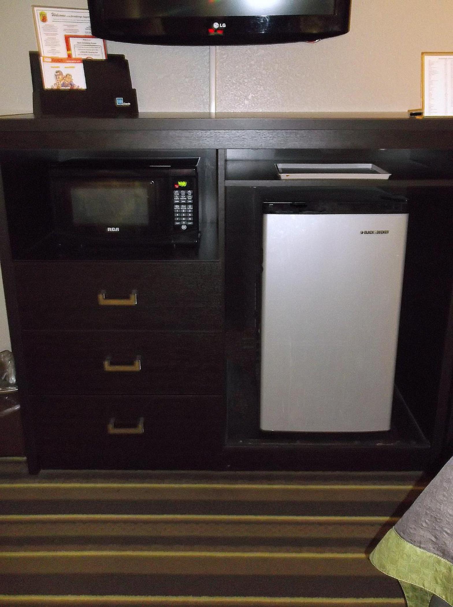 King Room - Non-Smoking - Photo 3