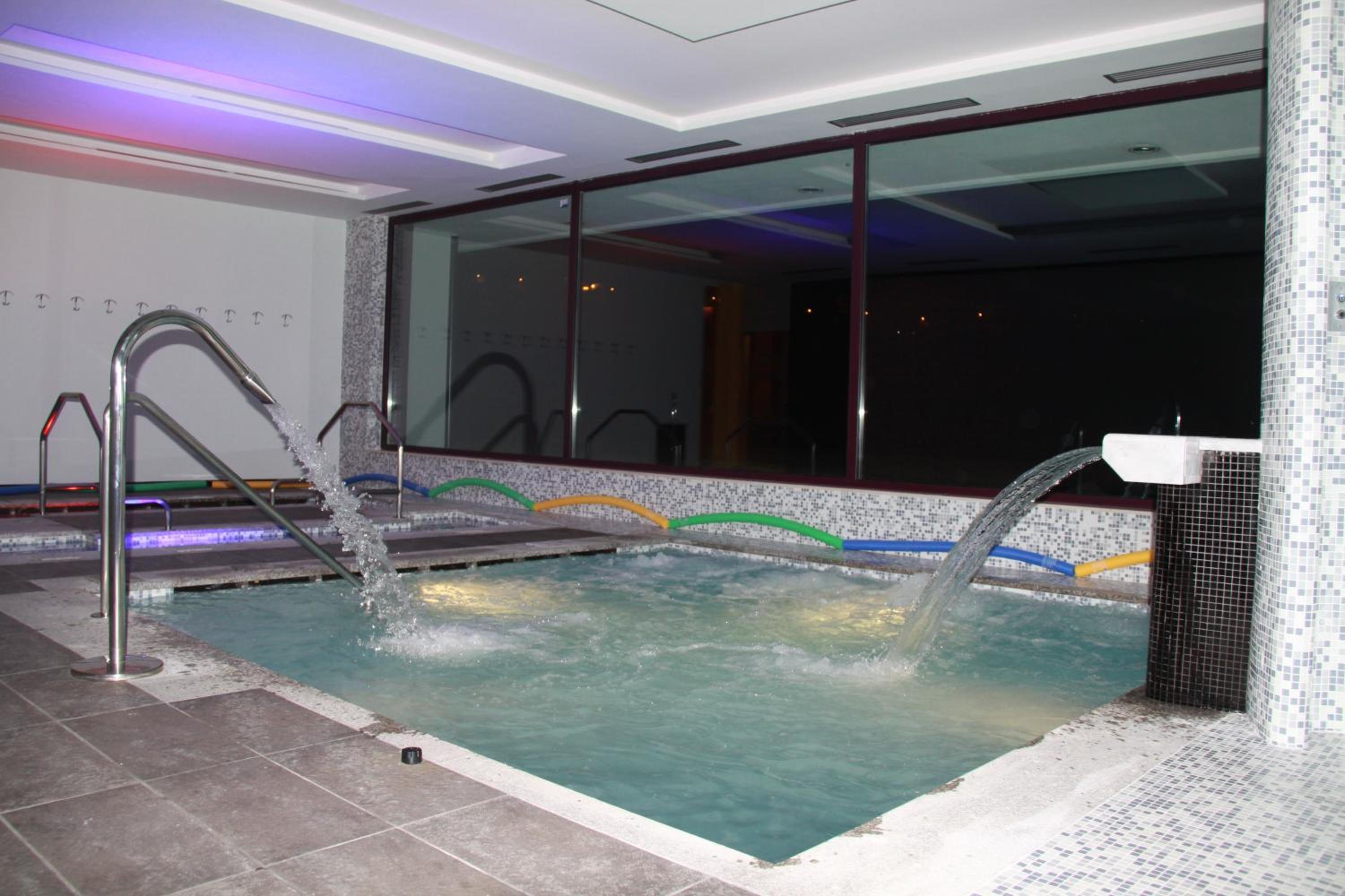 Double Room with Terrace and Spa Access photo 2