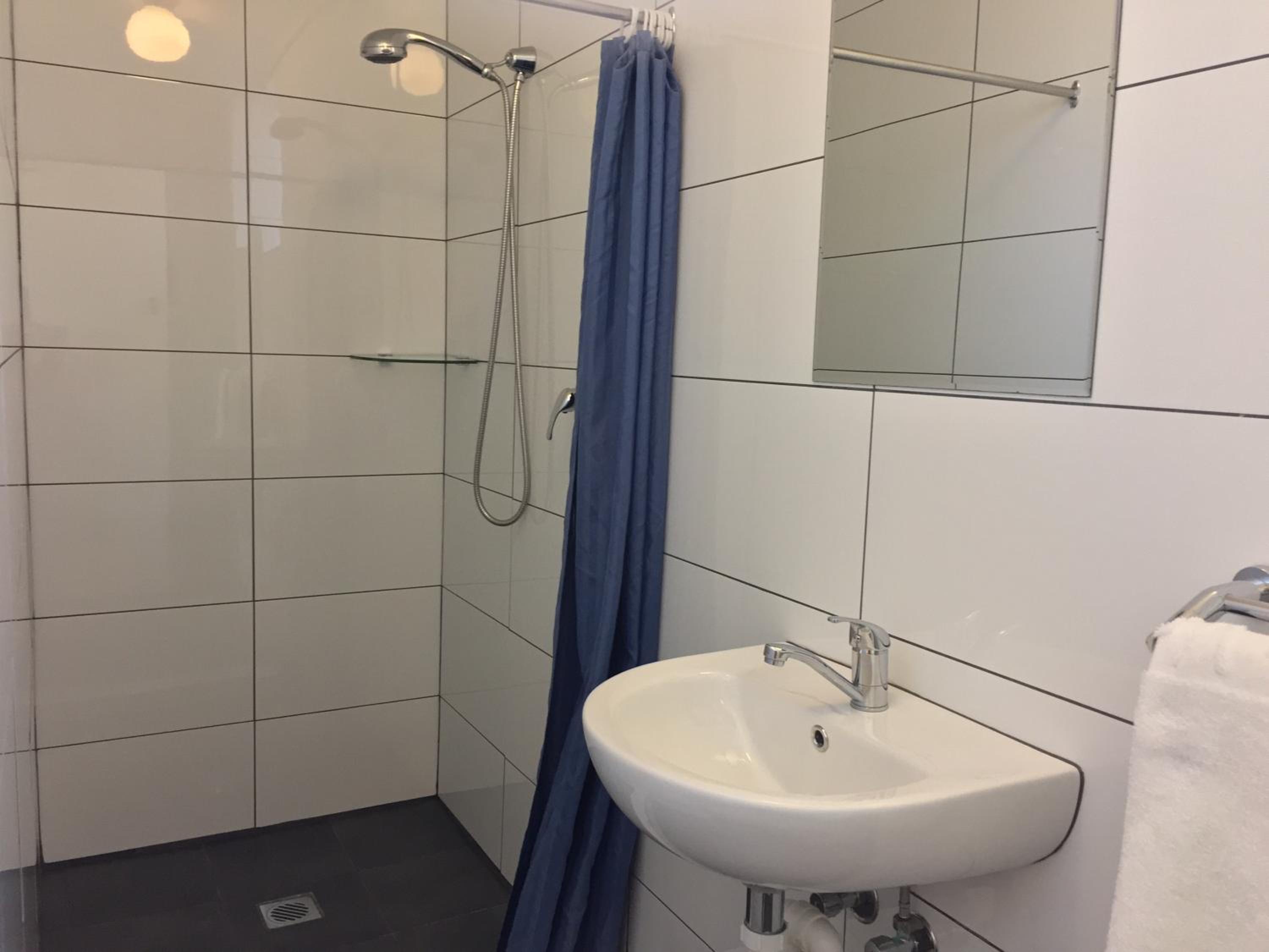 Single Room with Bathroom photo 3