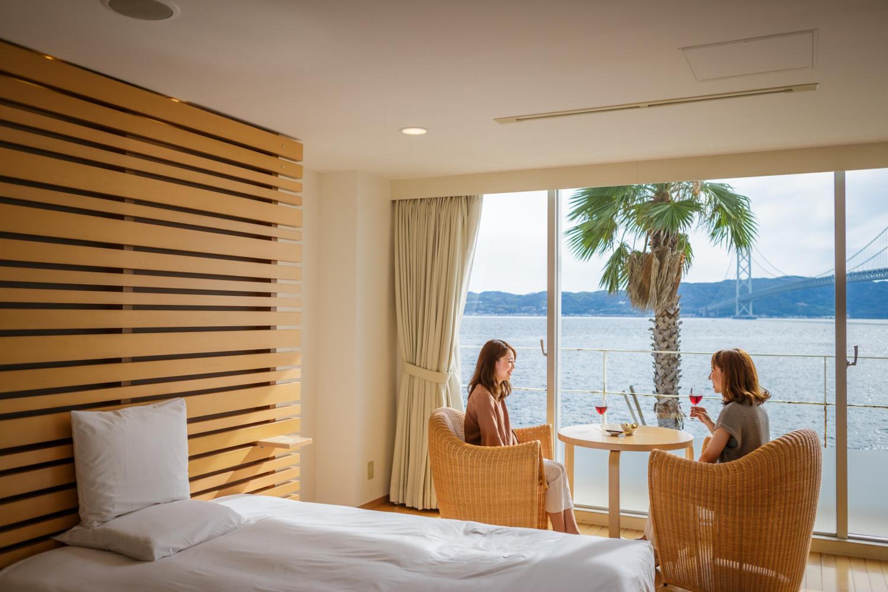 Twin Room - Non-Smoking - Photo 2