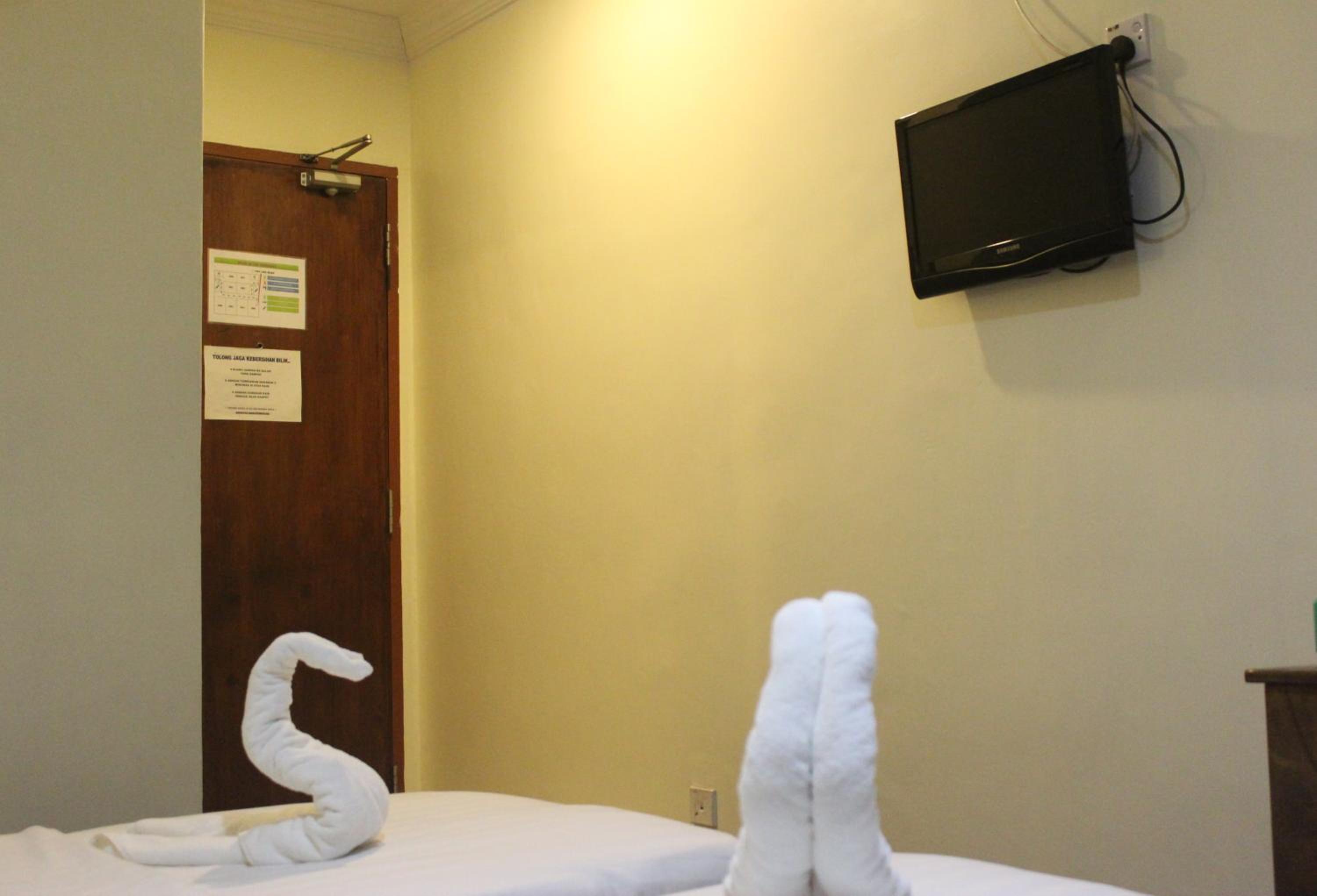 Standard Twin Room - Photo 5