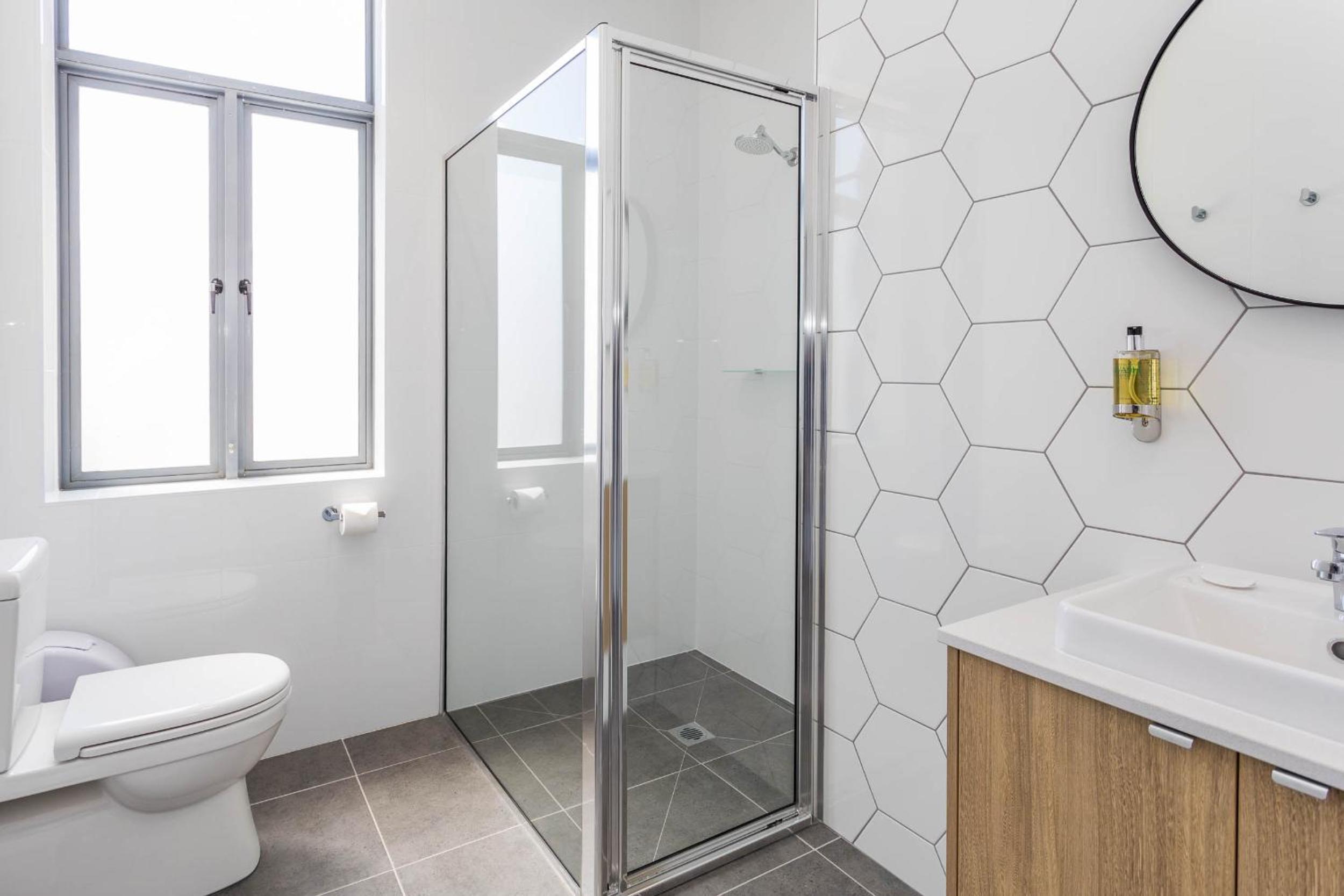 Open Plan Suite photo 3