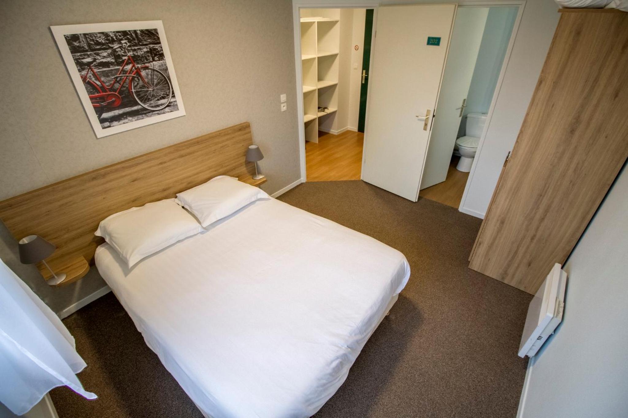 Apartment - Photo 2