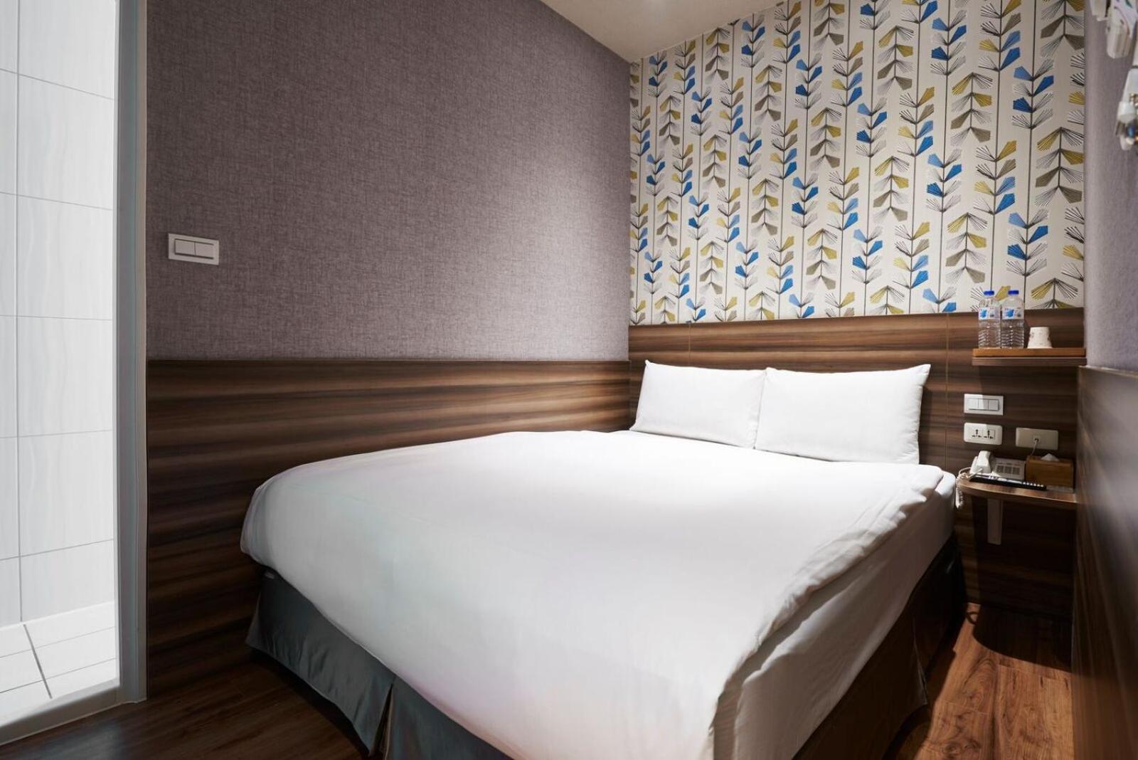 Budget Double Room photo 3