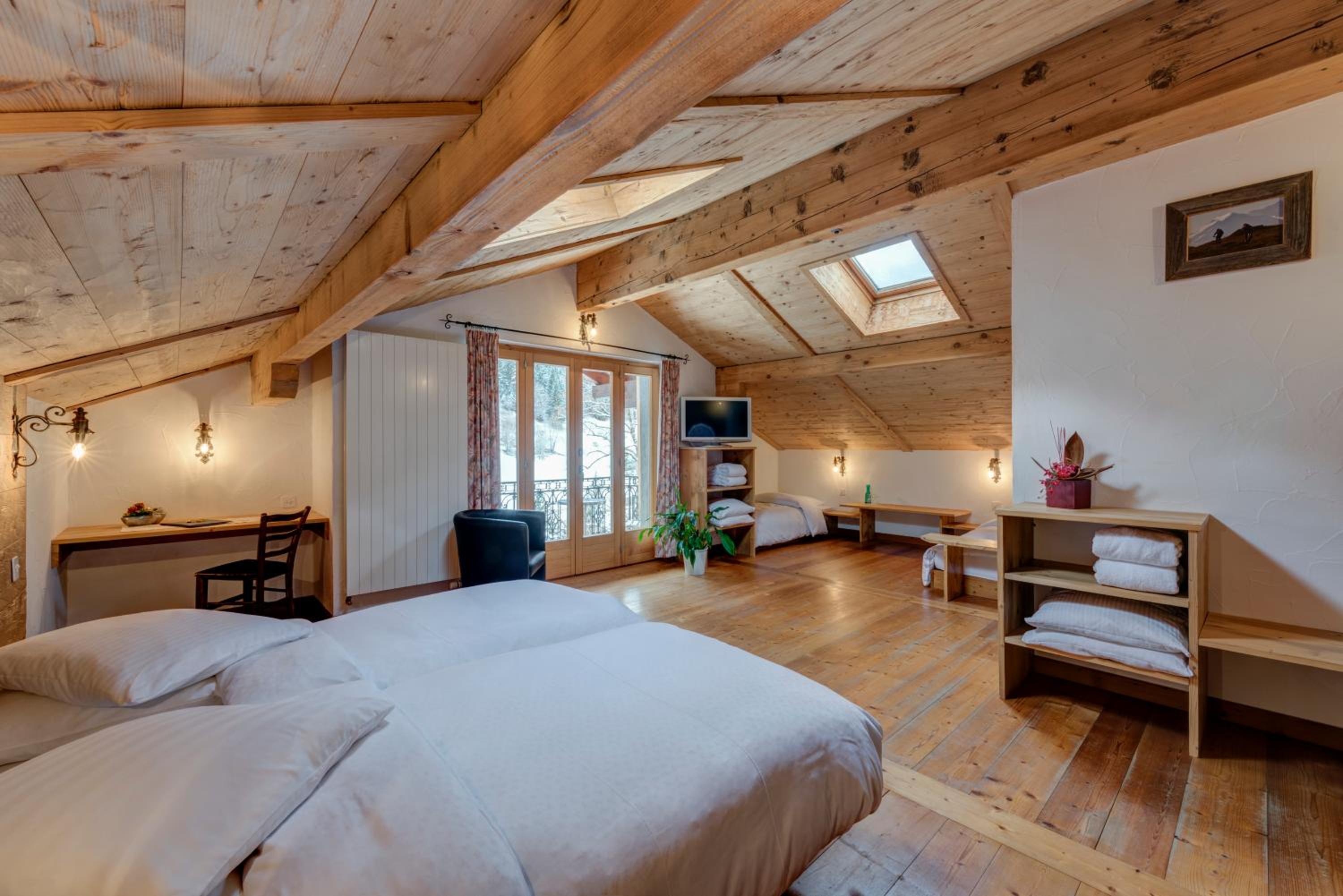 Family Four-beds Suite