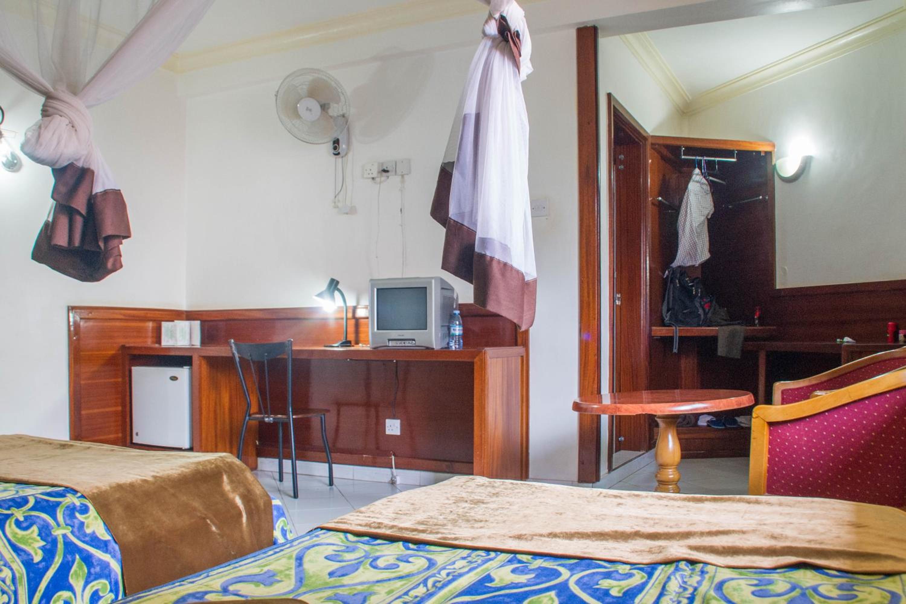 Deluxe Twin Room photo 3