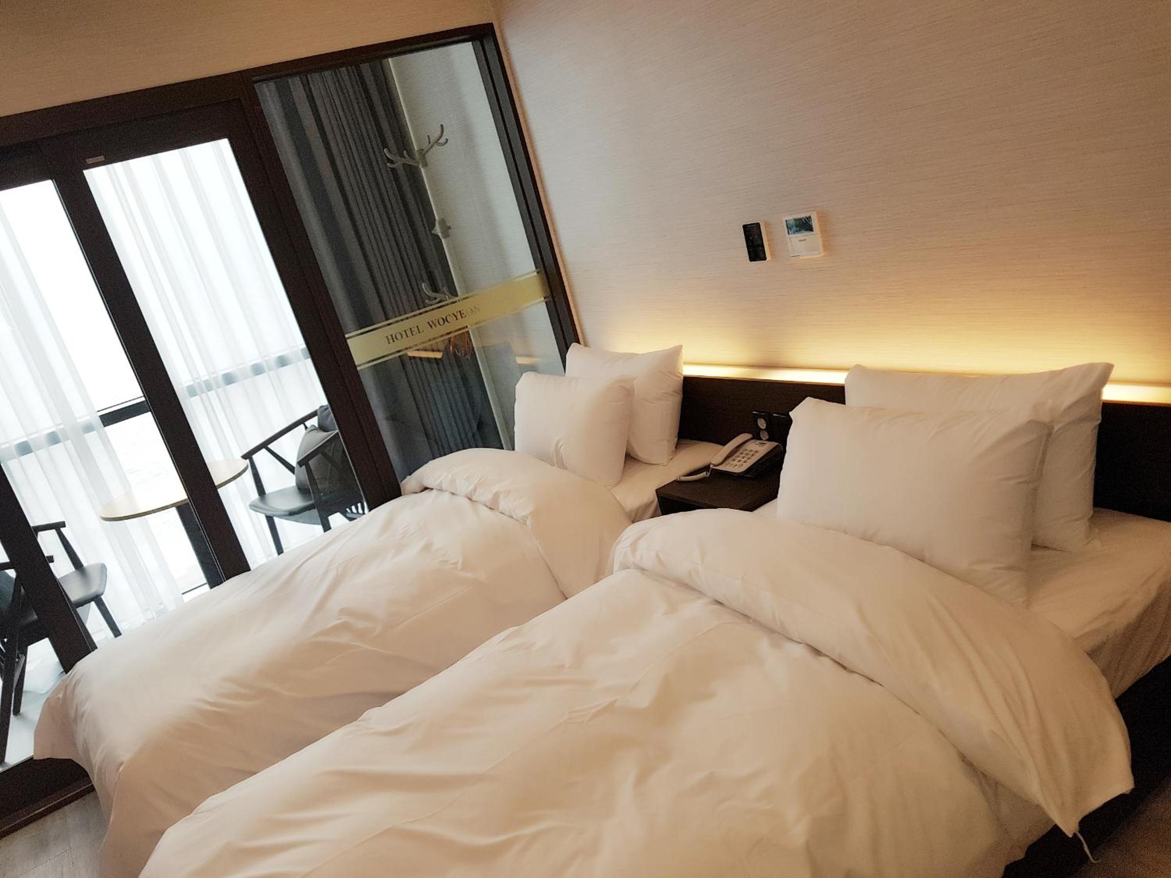 Standard Twin Room with Sea View