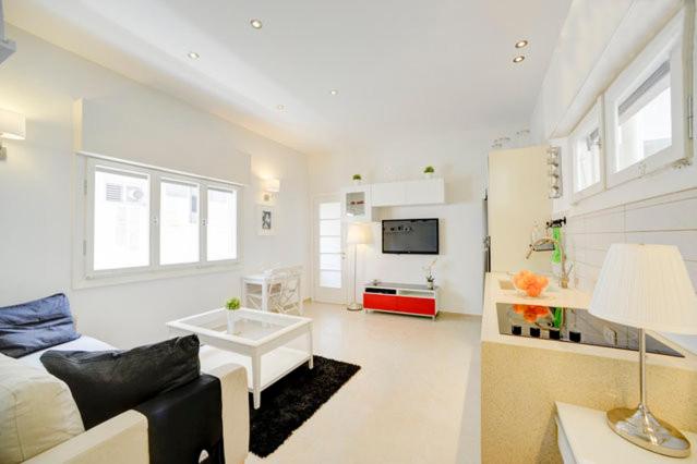 Two-Bedroom Apartment - Shimshon Hagibor 1