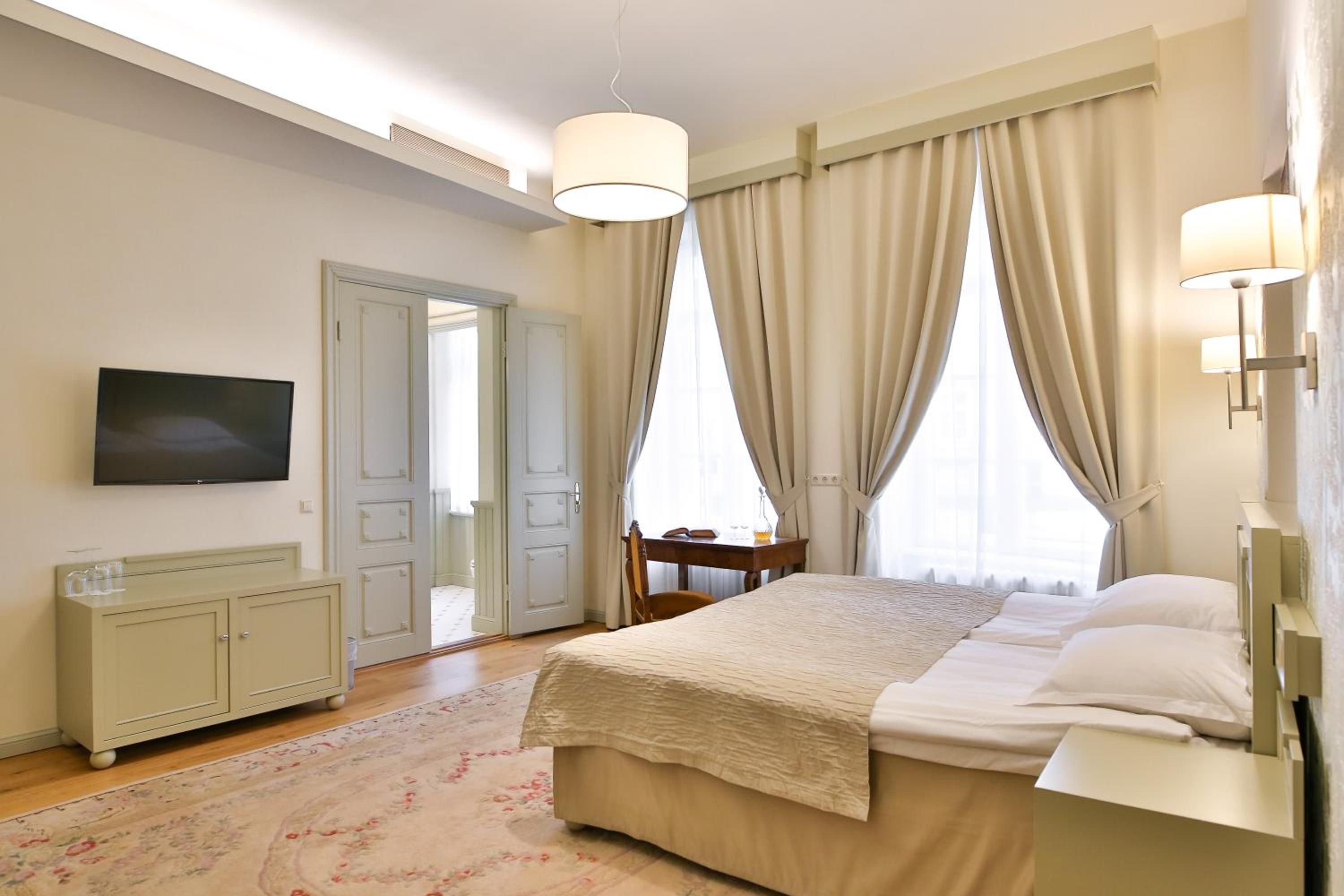 Deluxe Double or Twin Room photo 2