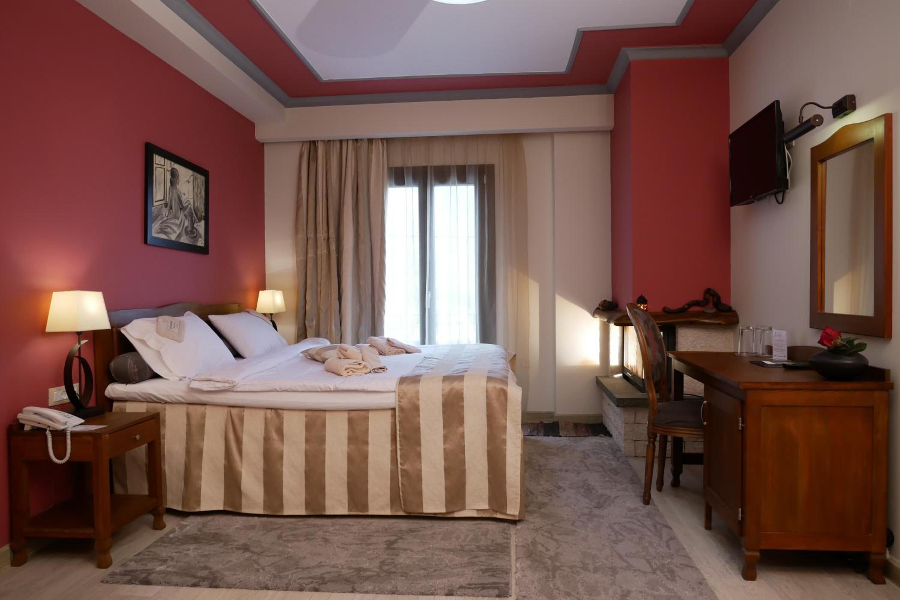 Deluxe Triple Room with Fireplace photo 3