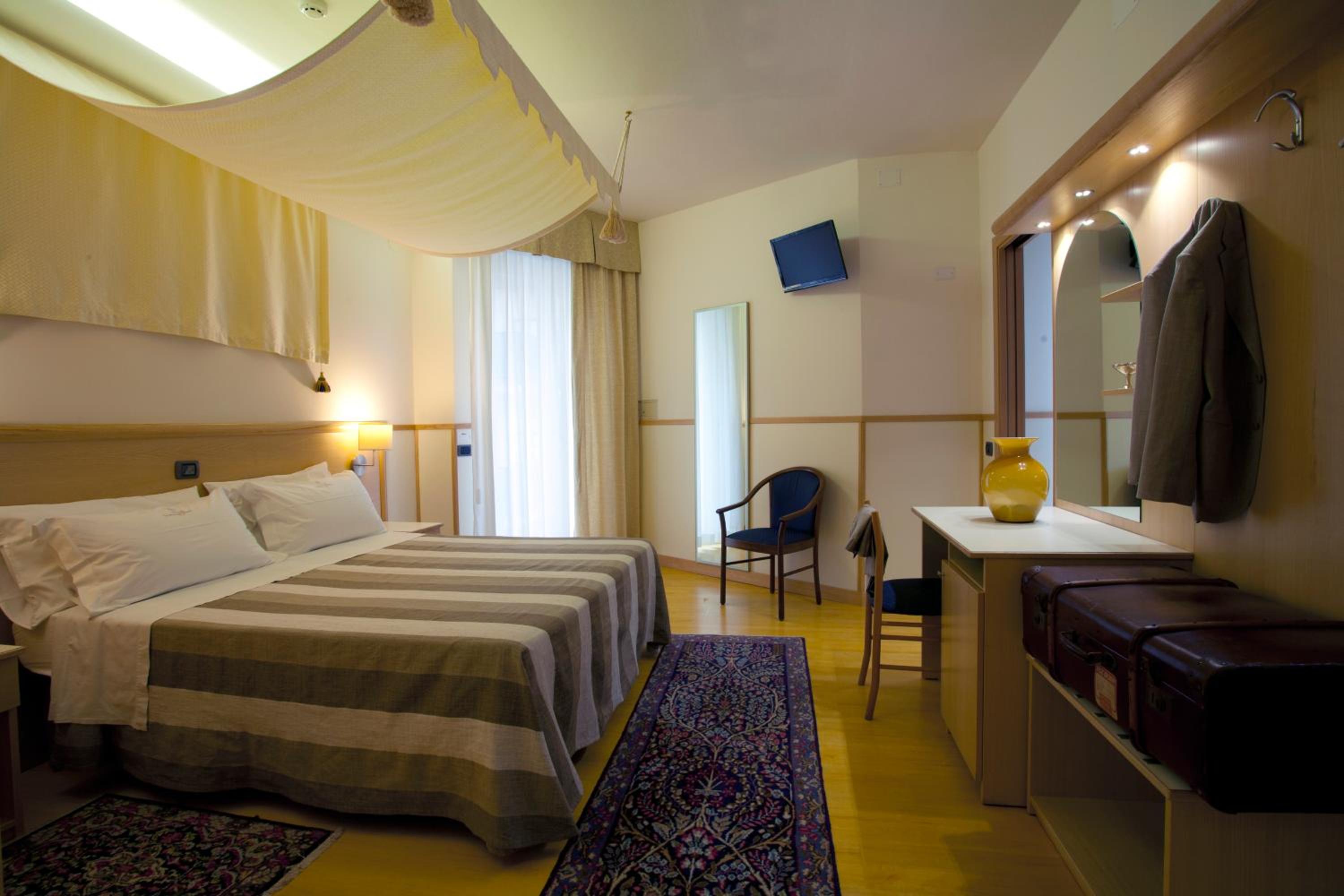 Triple Room with Lateral Sea View  - Photo 15