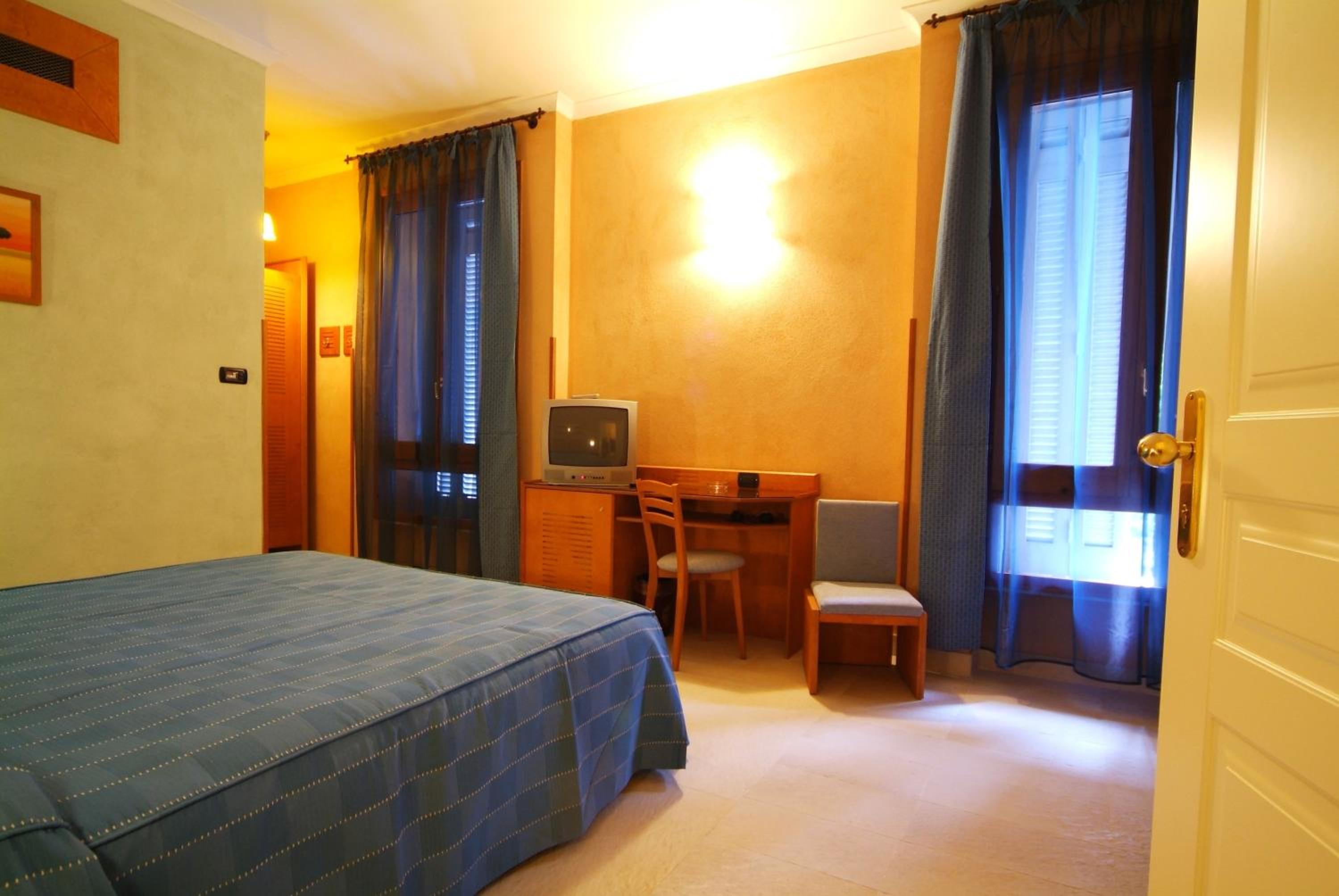 Double or Twin Room photo 1