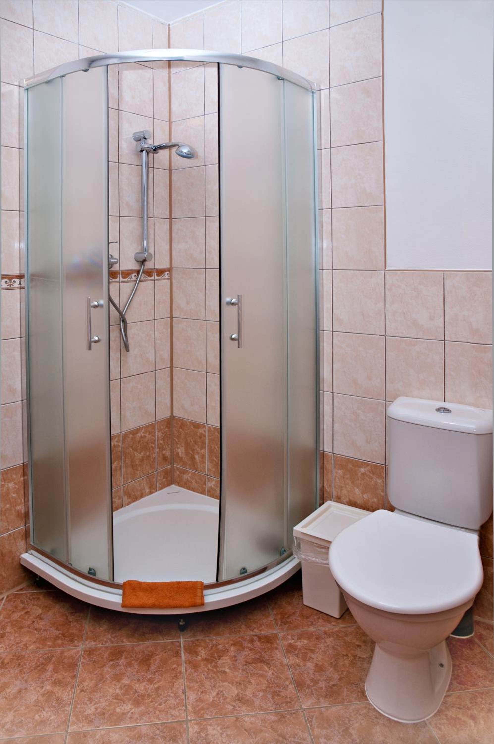 Twin Room with Private Bathroom photo 3