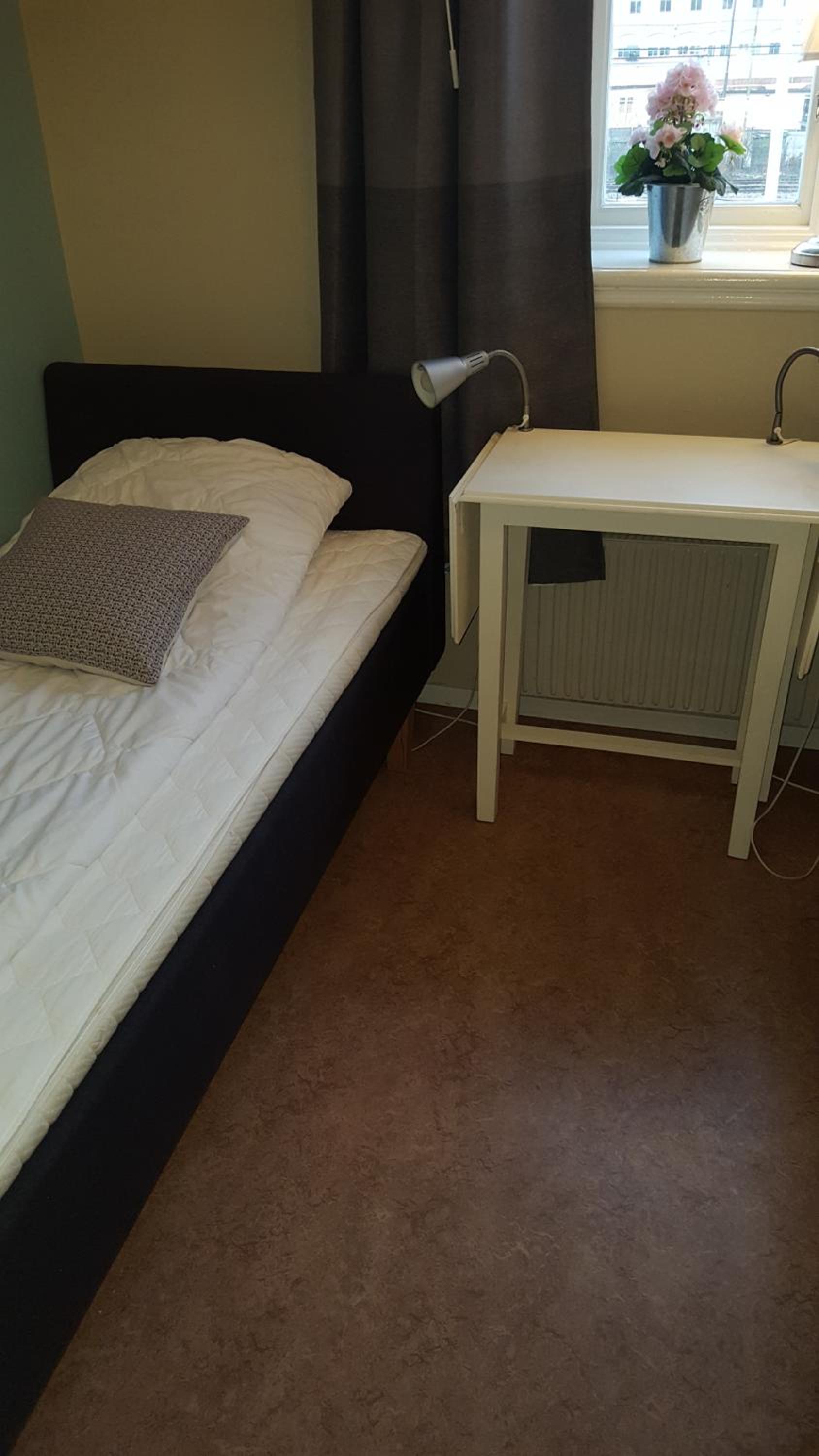 Double Room with Shared Bathroom photo 2