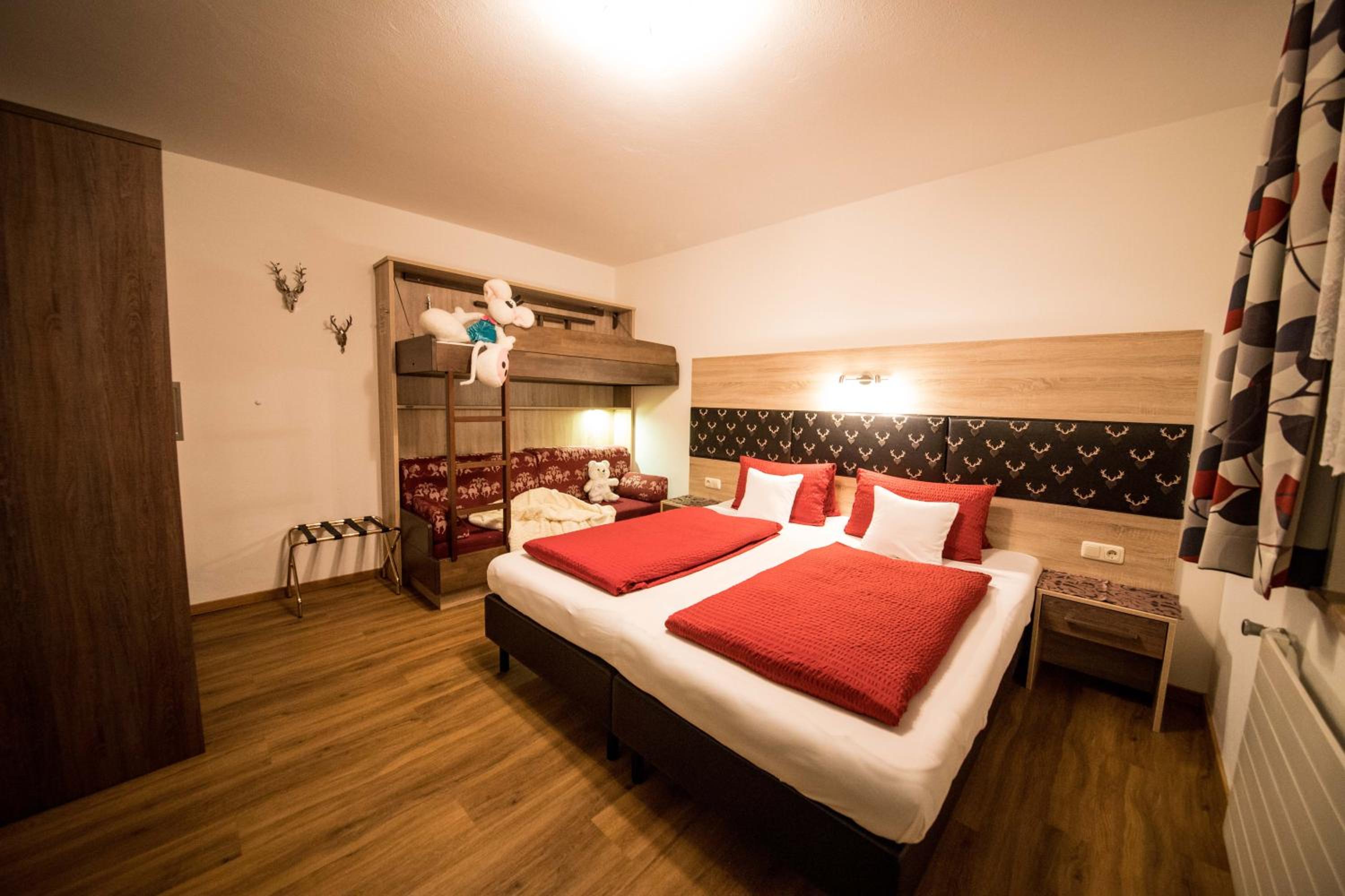 One-Bedroom Apartment with Balcony photo 1