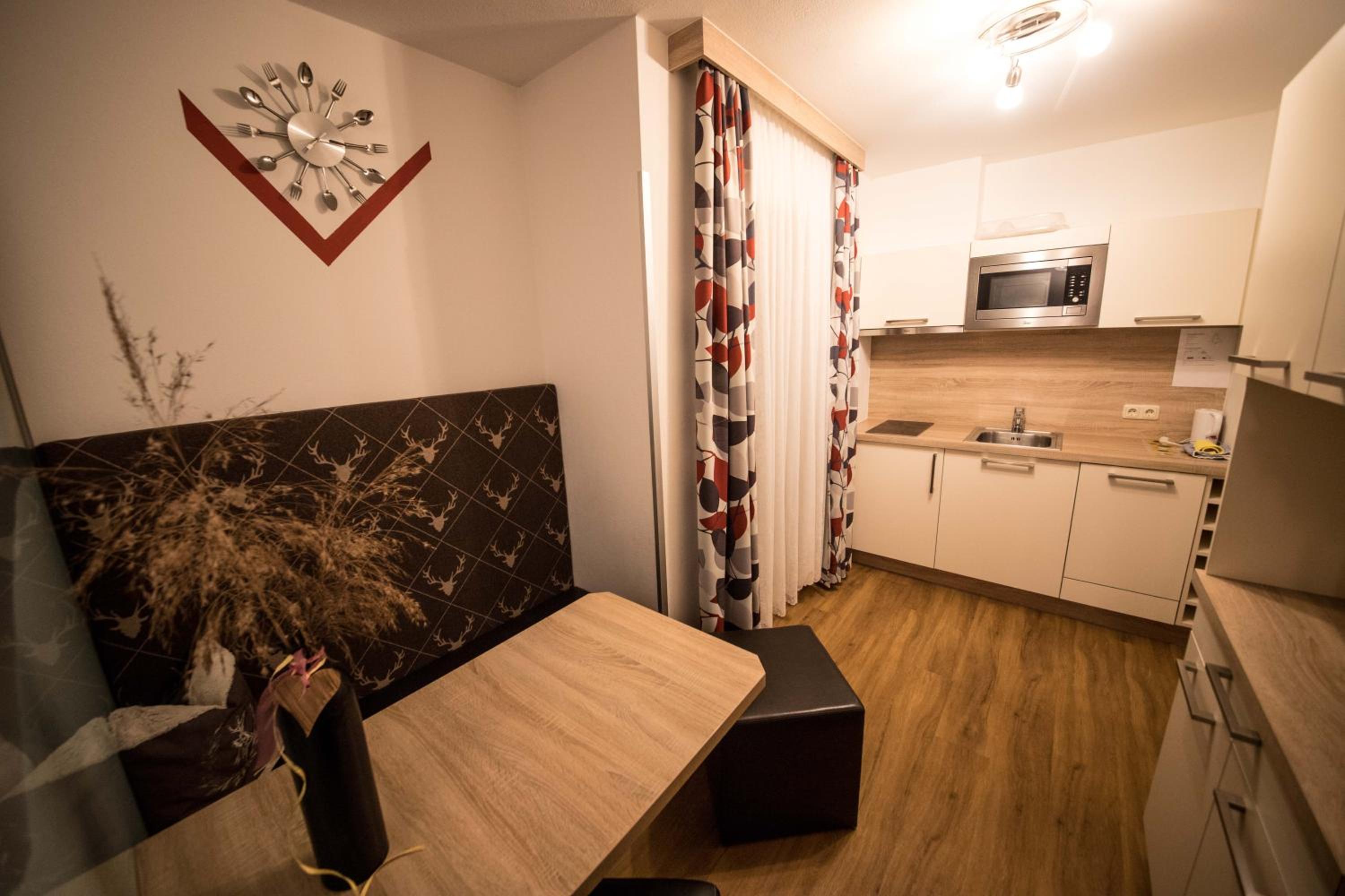 One-Bedroom Apartment with Balcony photo 2