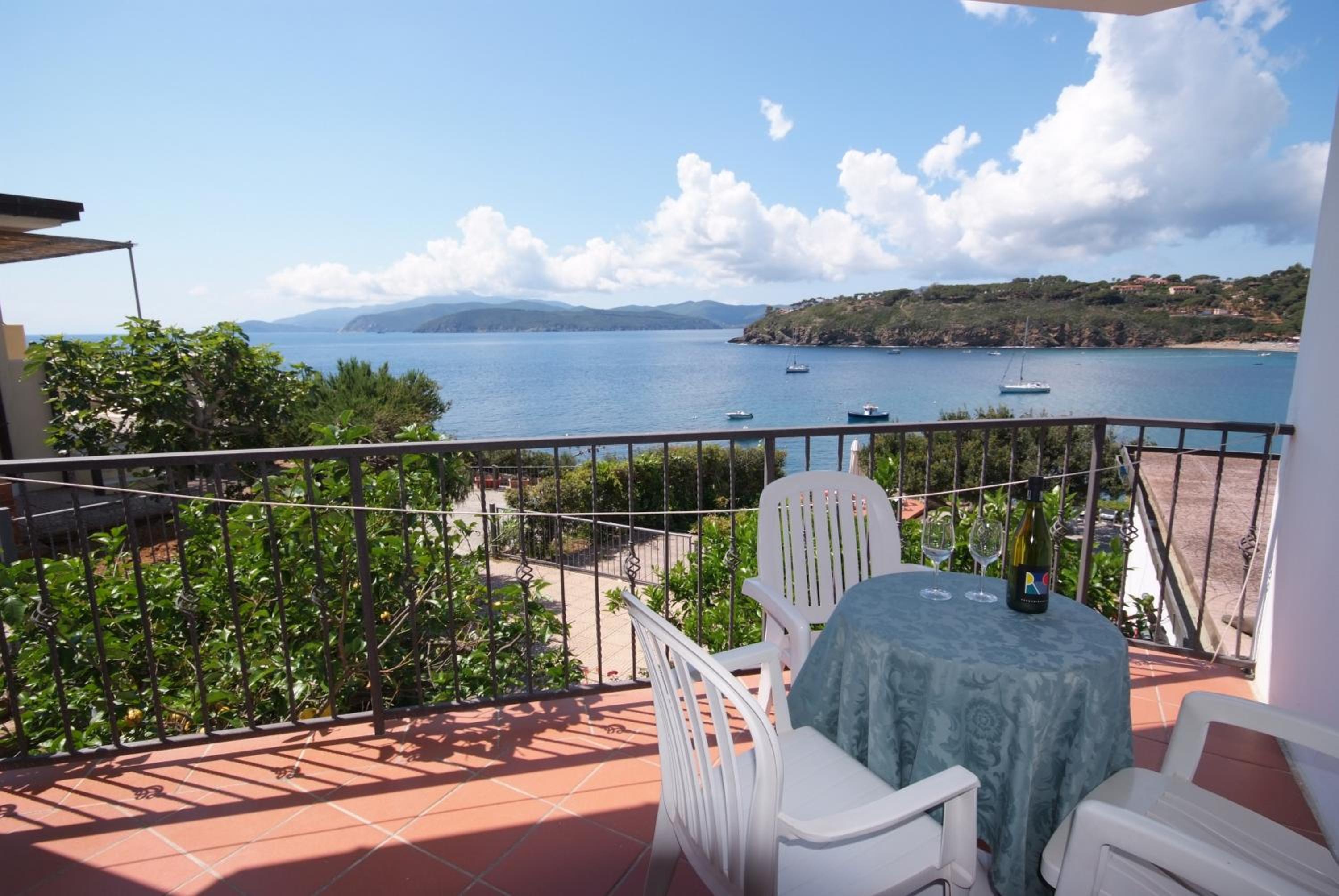 Triple Room with Sea View - Photo 3