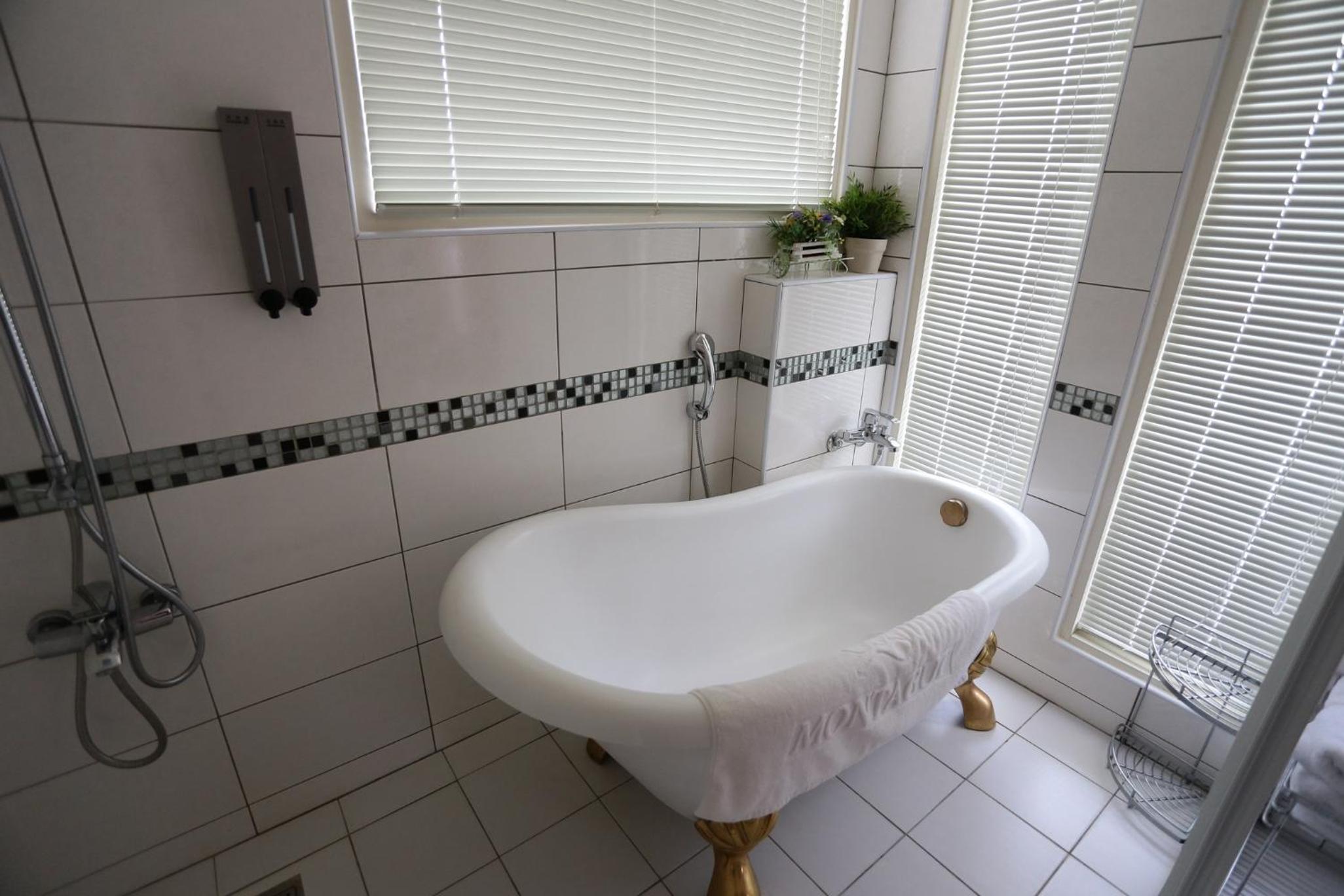 Deluxe Double Room with Balcony photo 3