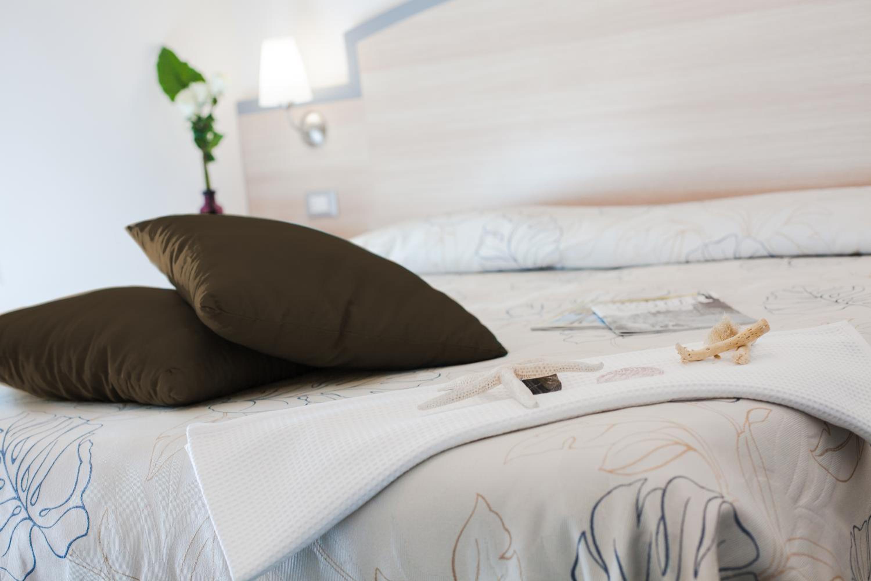 Double or Twin Room - Photo 3