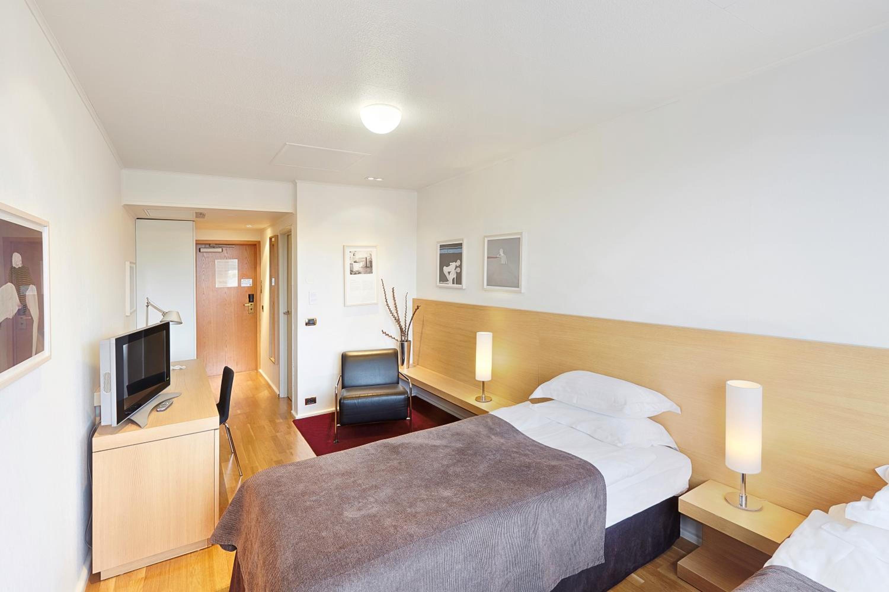 Twin Room - Photo 5