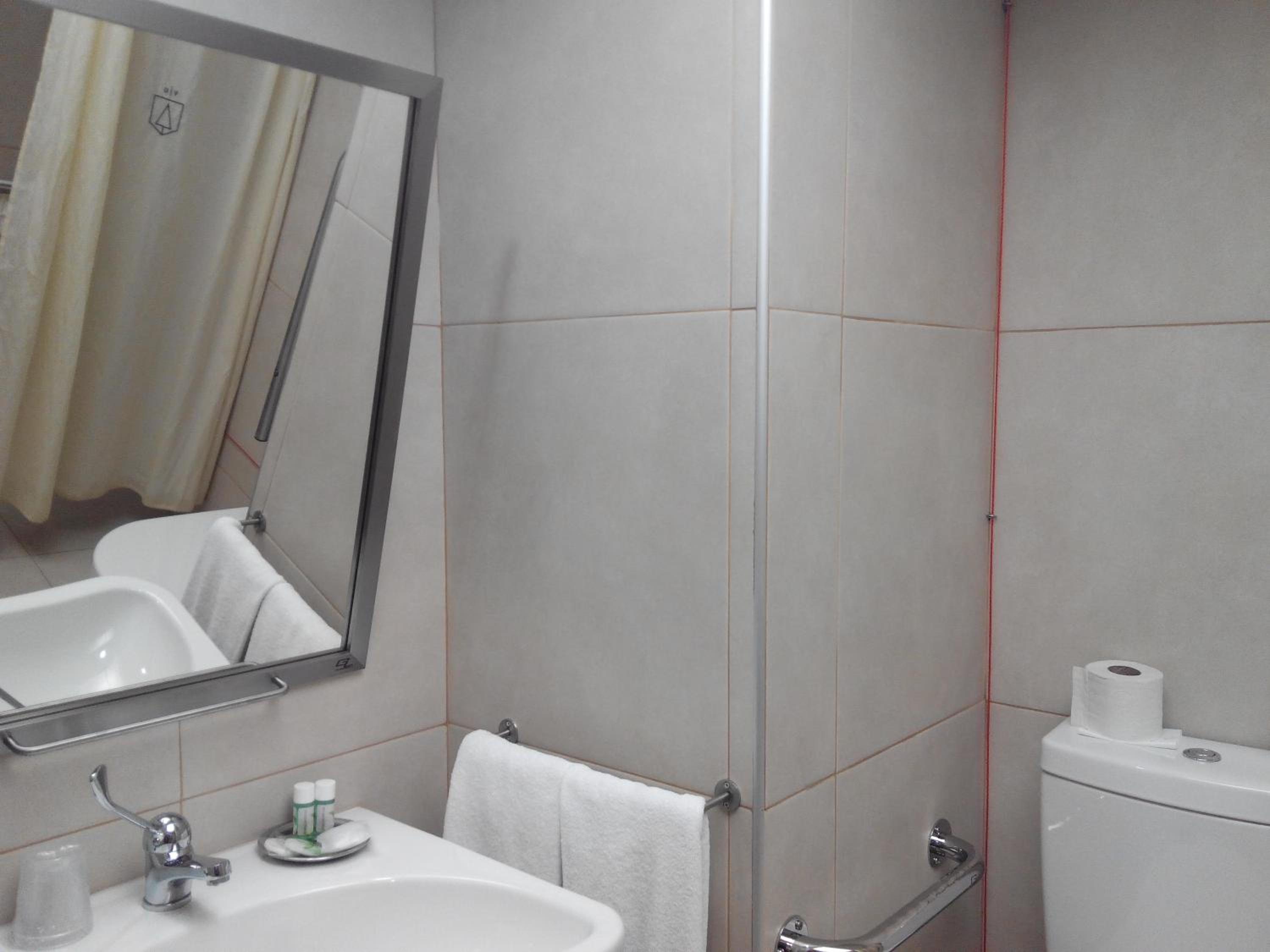 Double Room - Disability Access - Photo 5