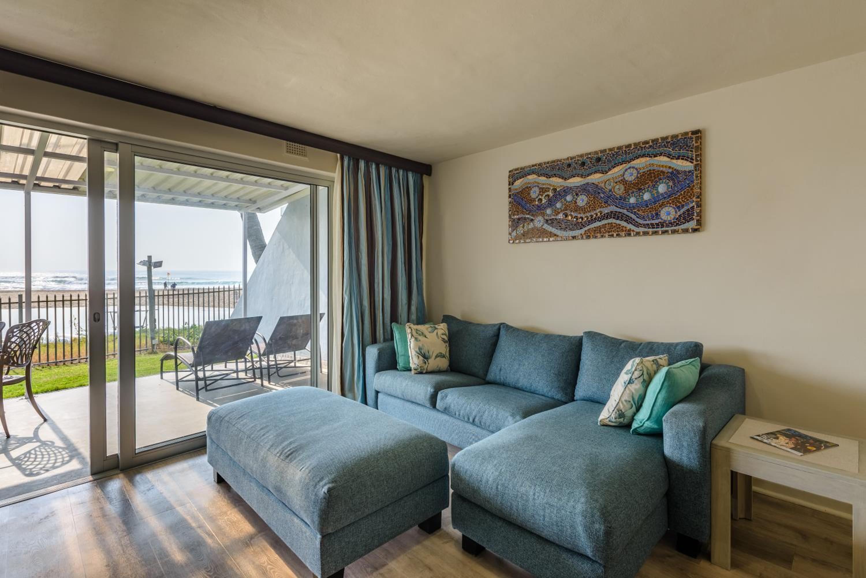 One-Bedroom Apartment with Sea View photo 3