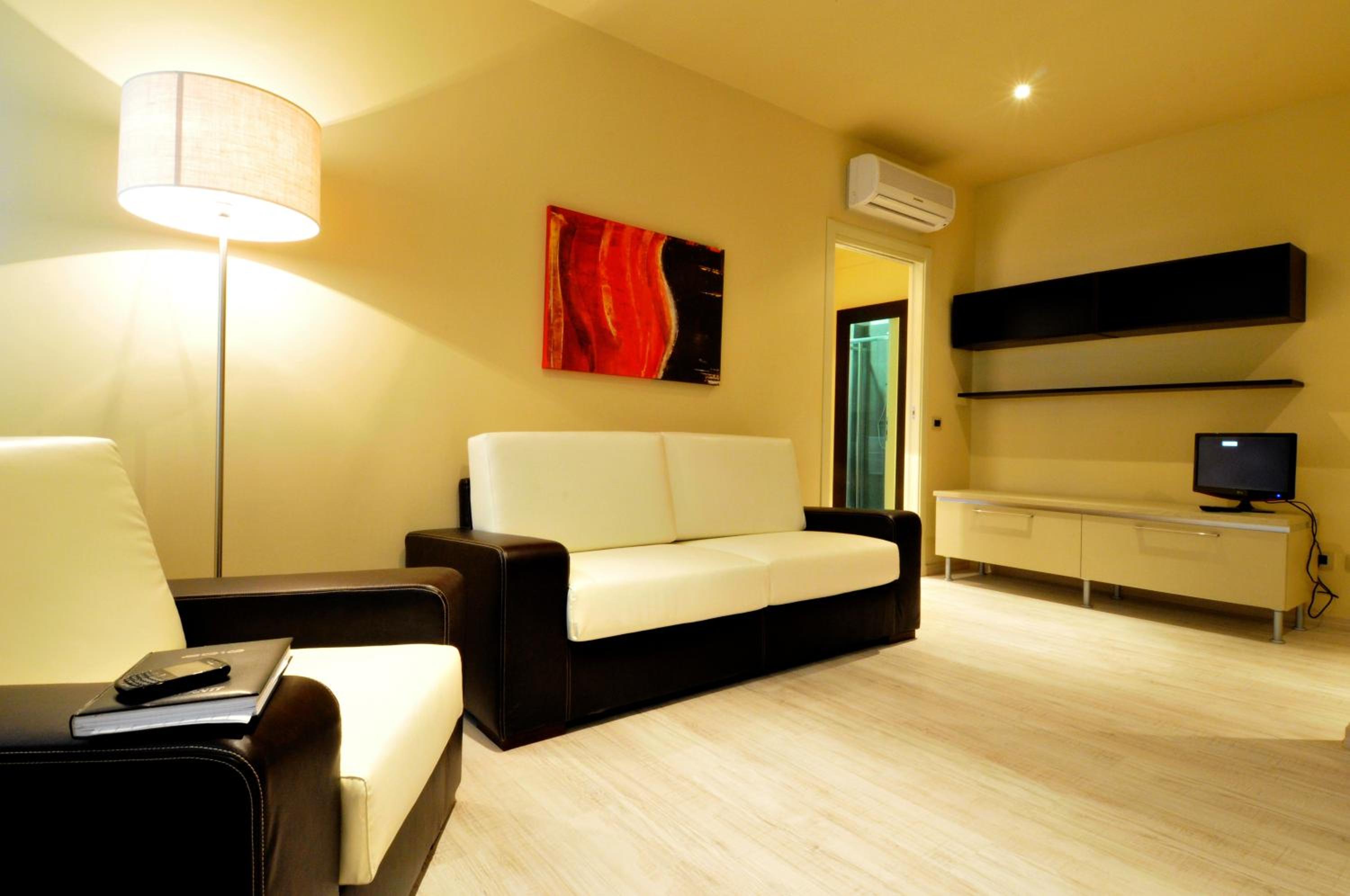 Two-Bedroom Apartment (4 Adults) - Photo 5