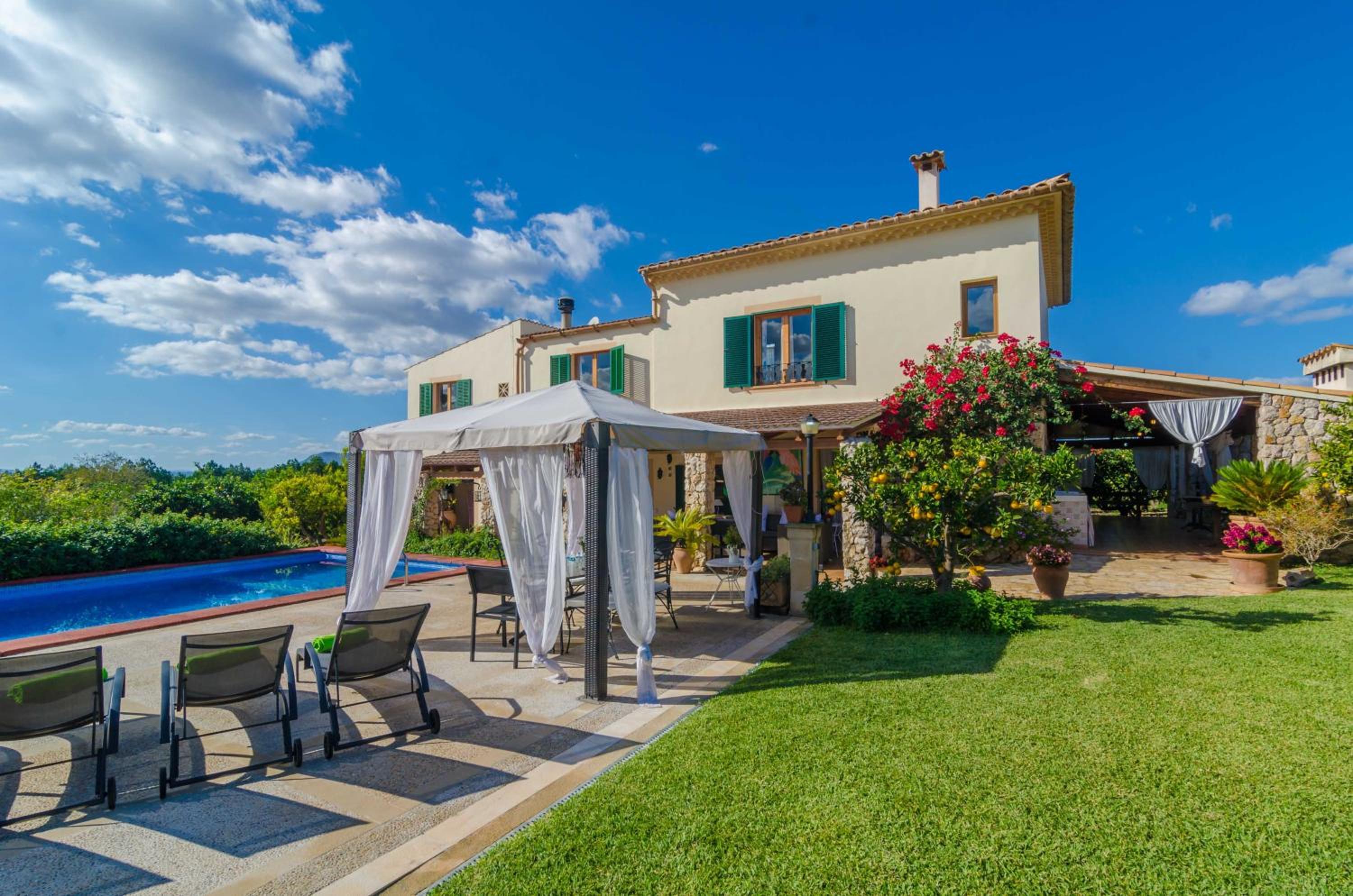 Three-Bedroom Villa photo 2