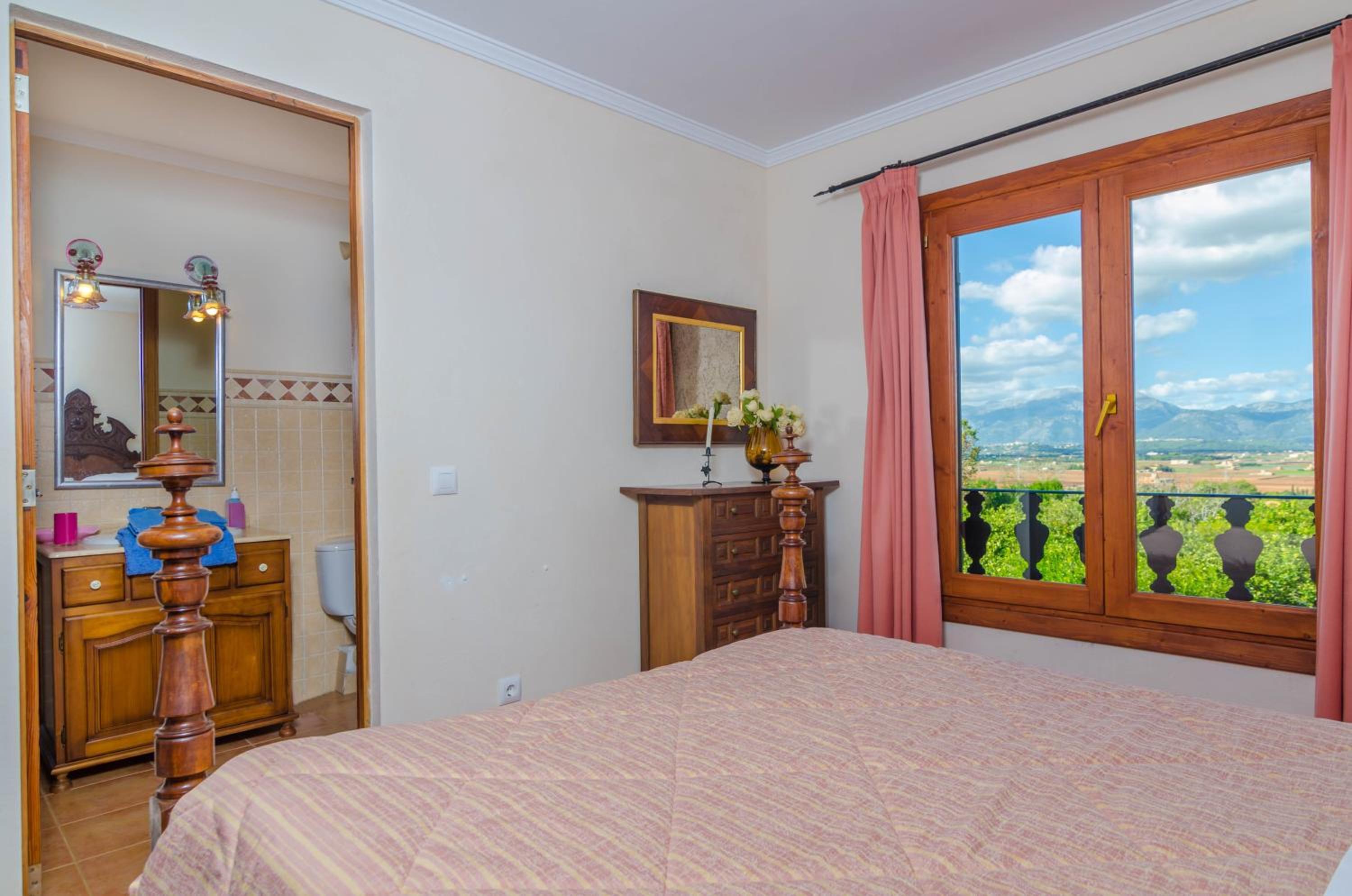 Villa de Tres Habitaciones