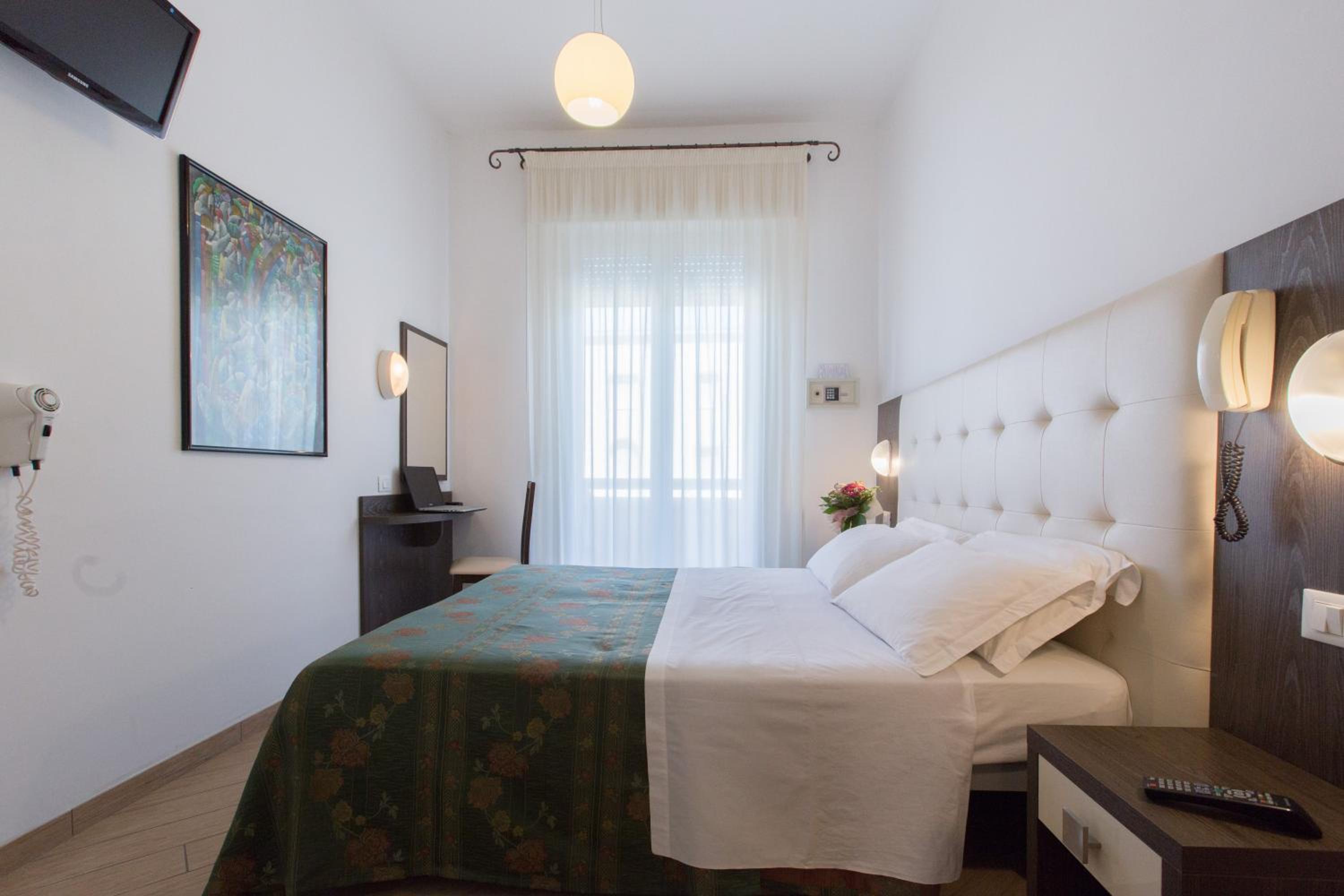 Double Room - Photo 2