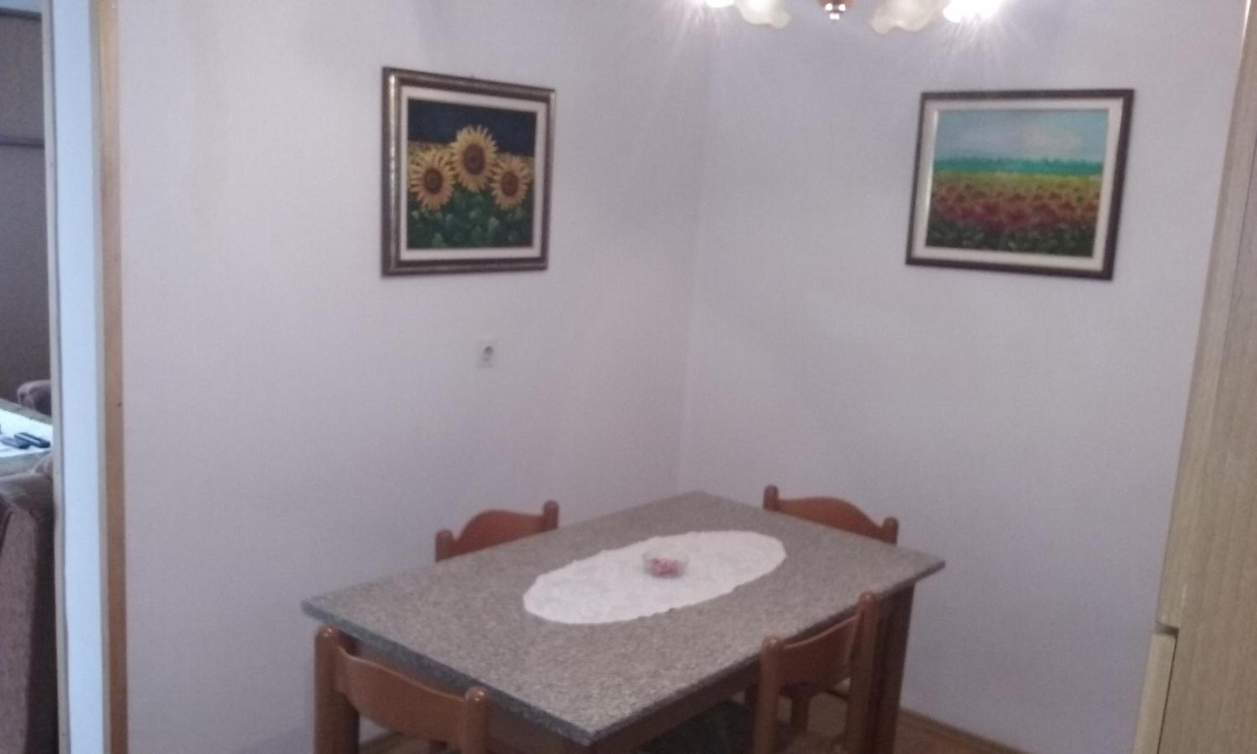 Apartment with Balcony - Photo 26