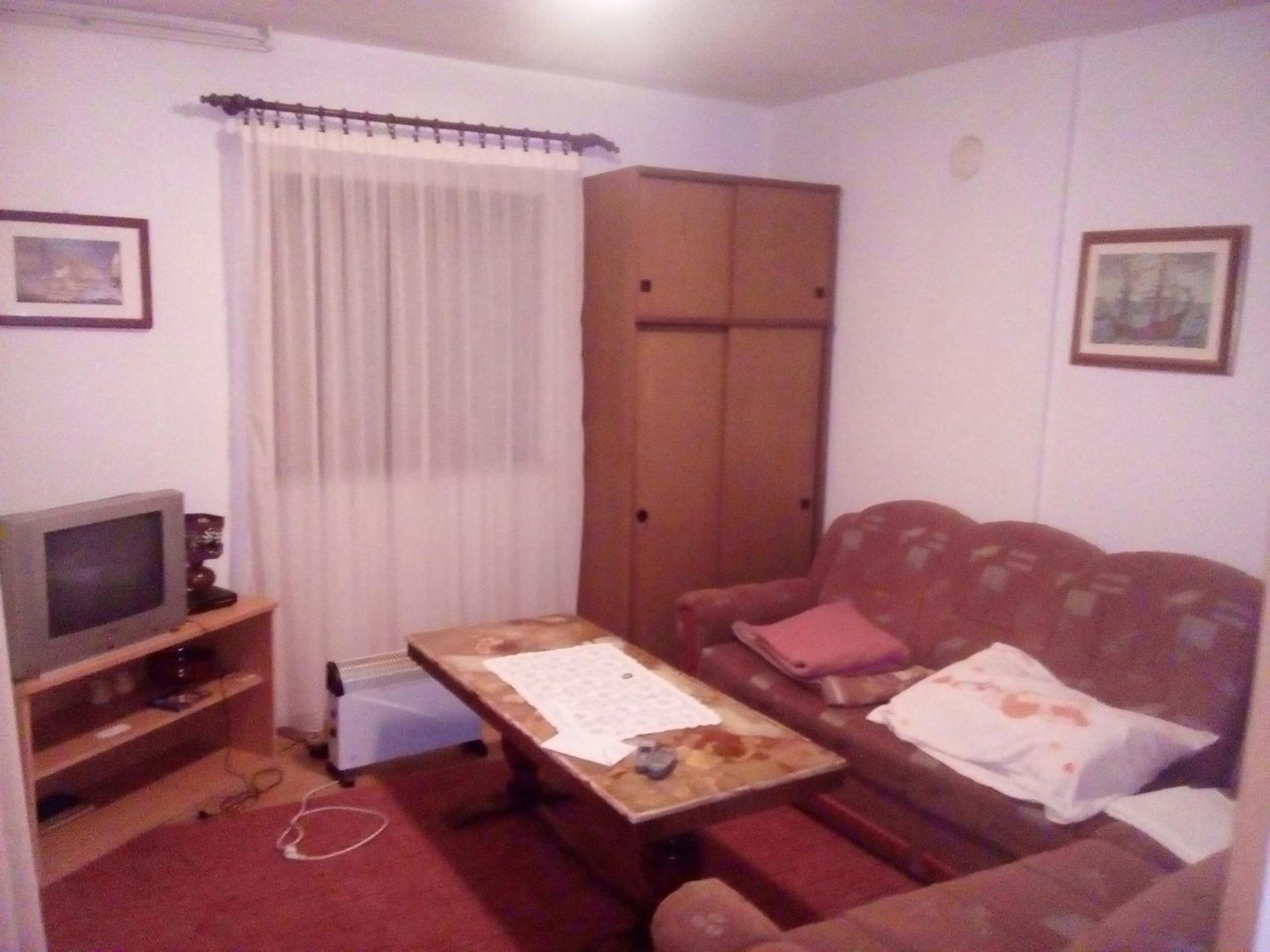 Apartment with Balcony - Photo 2