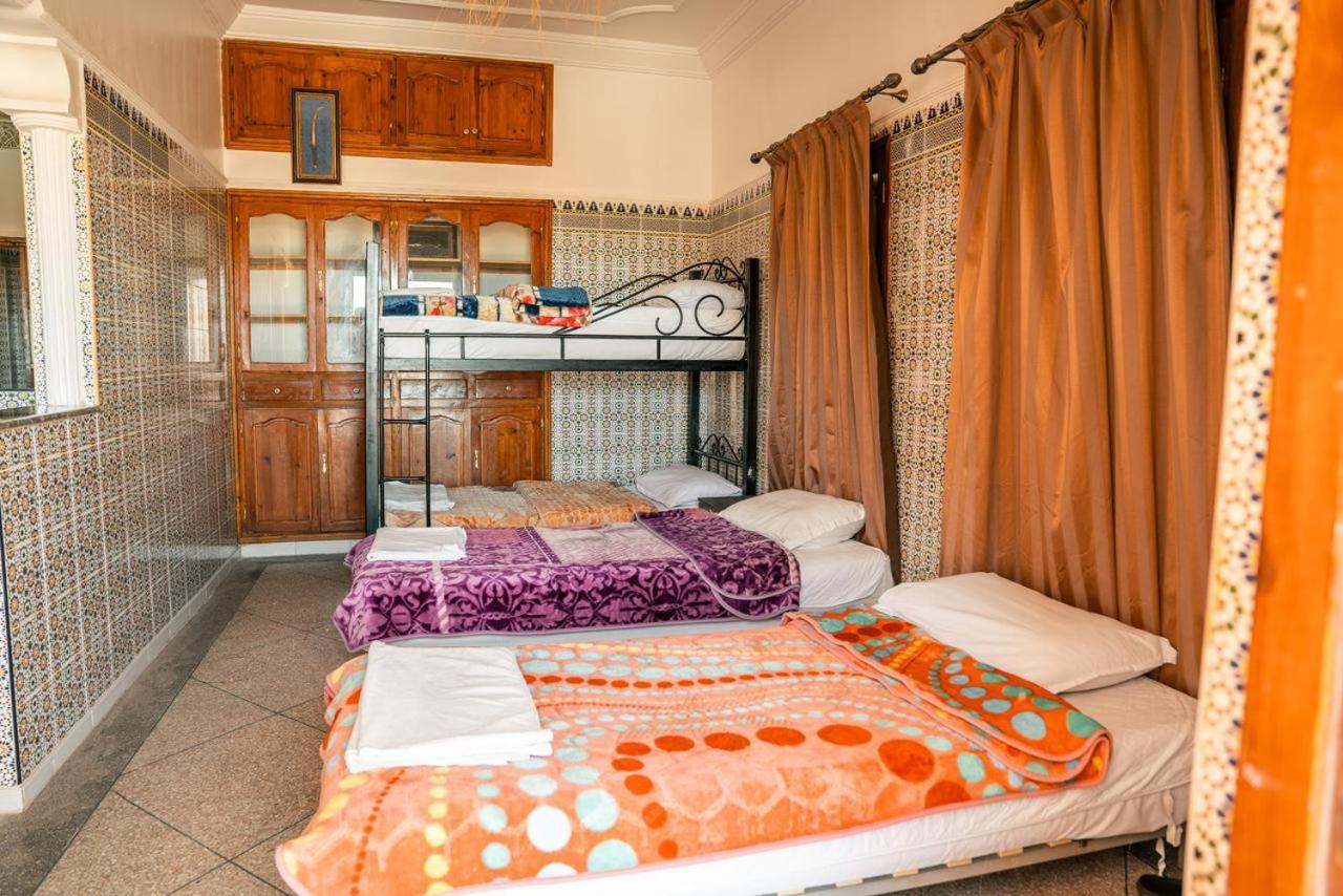 Single Bed in Mixed Dormitory Room