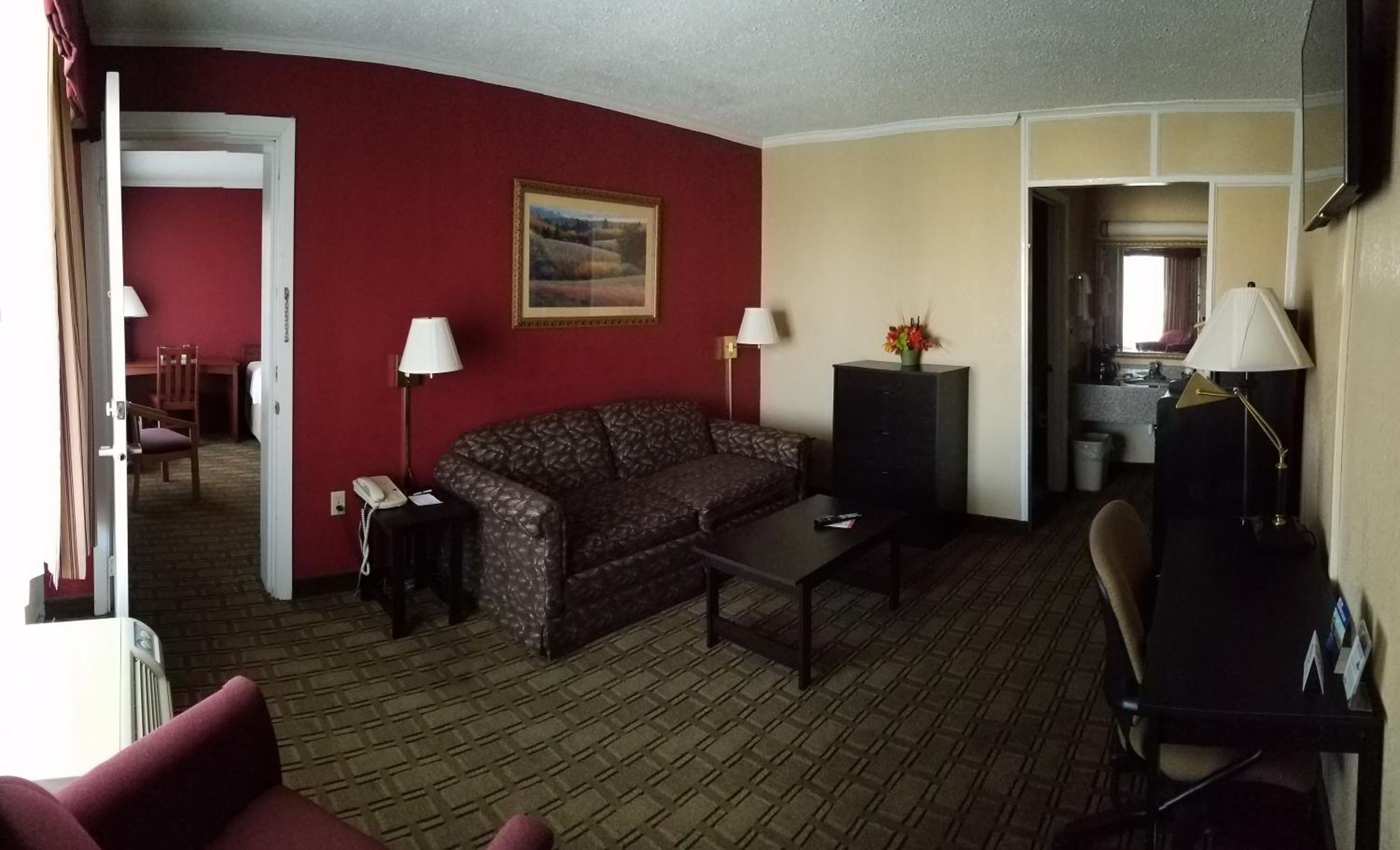 Deluxe Double Suite - Non-Smoking photo 1