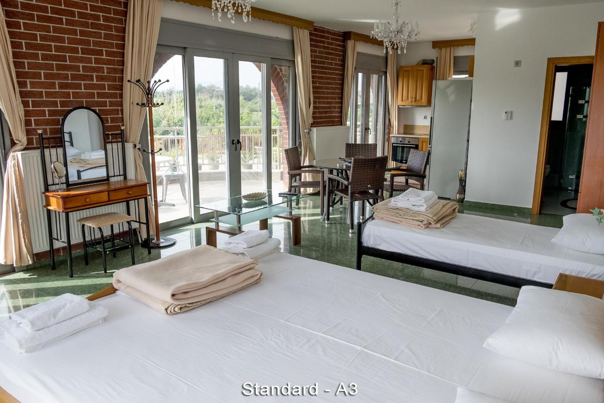 Standard Suite (2 Adults + 2 Children)